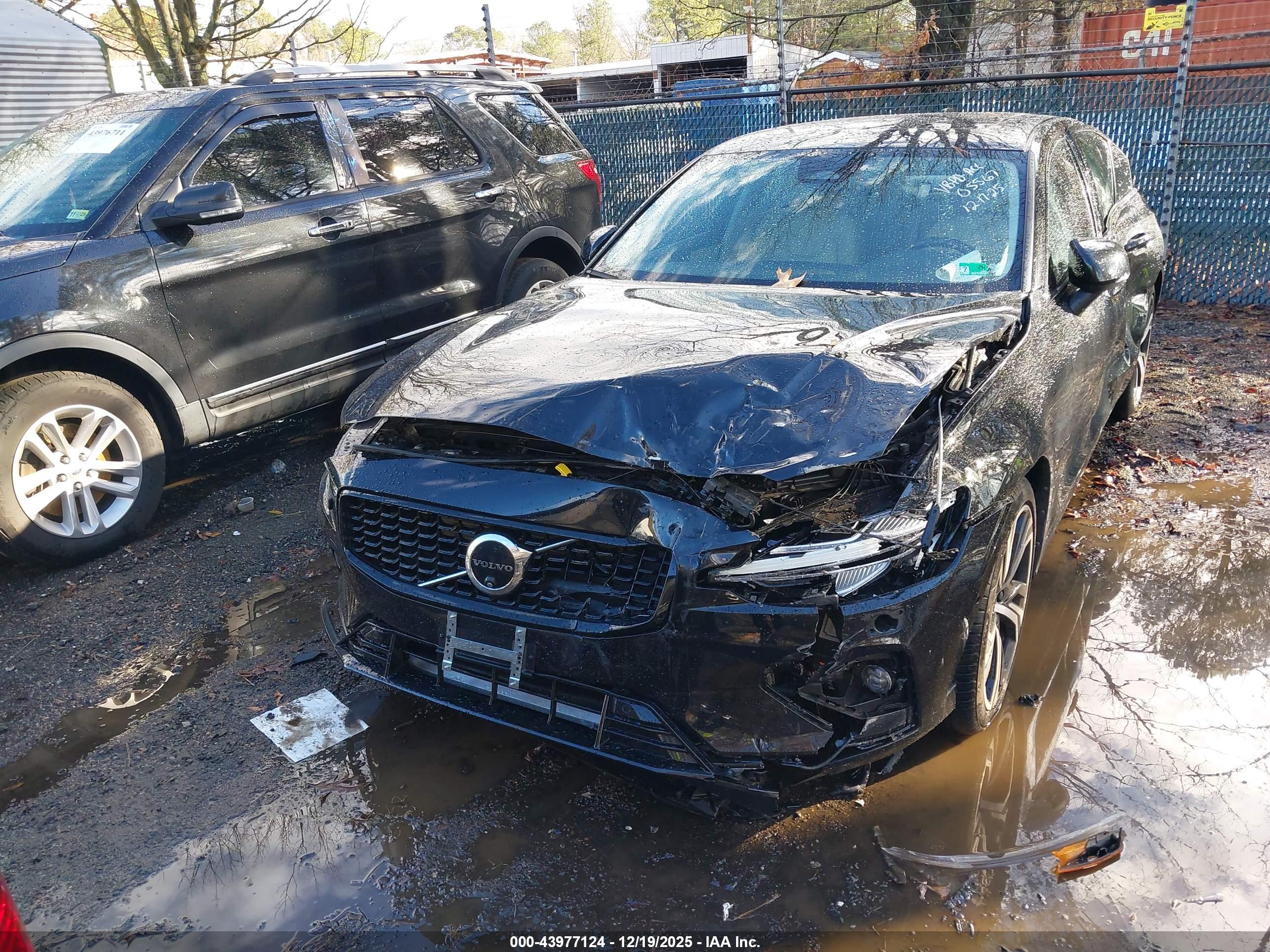 VOLVO S60 image 6
