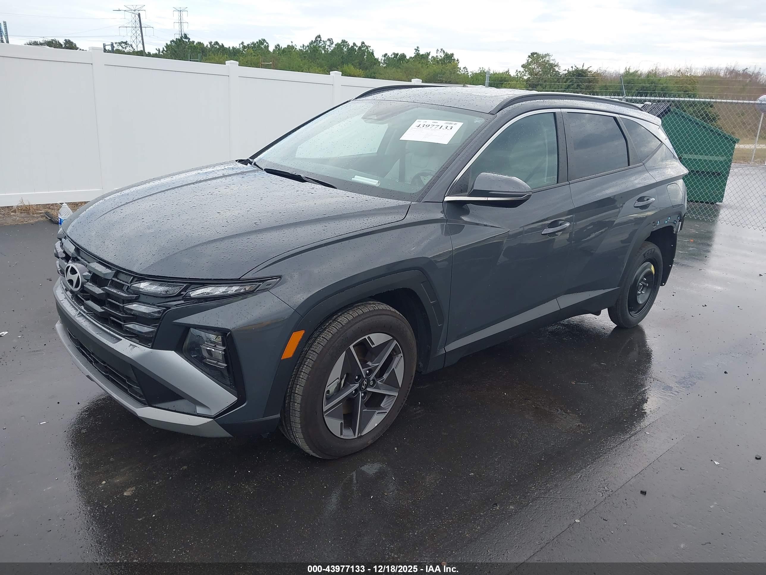HYUNDAI TUCSON image 2
