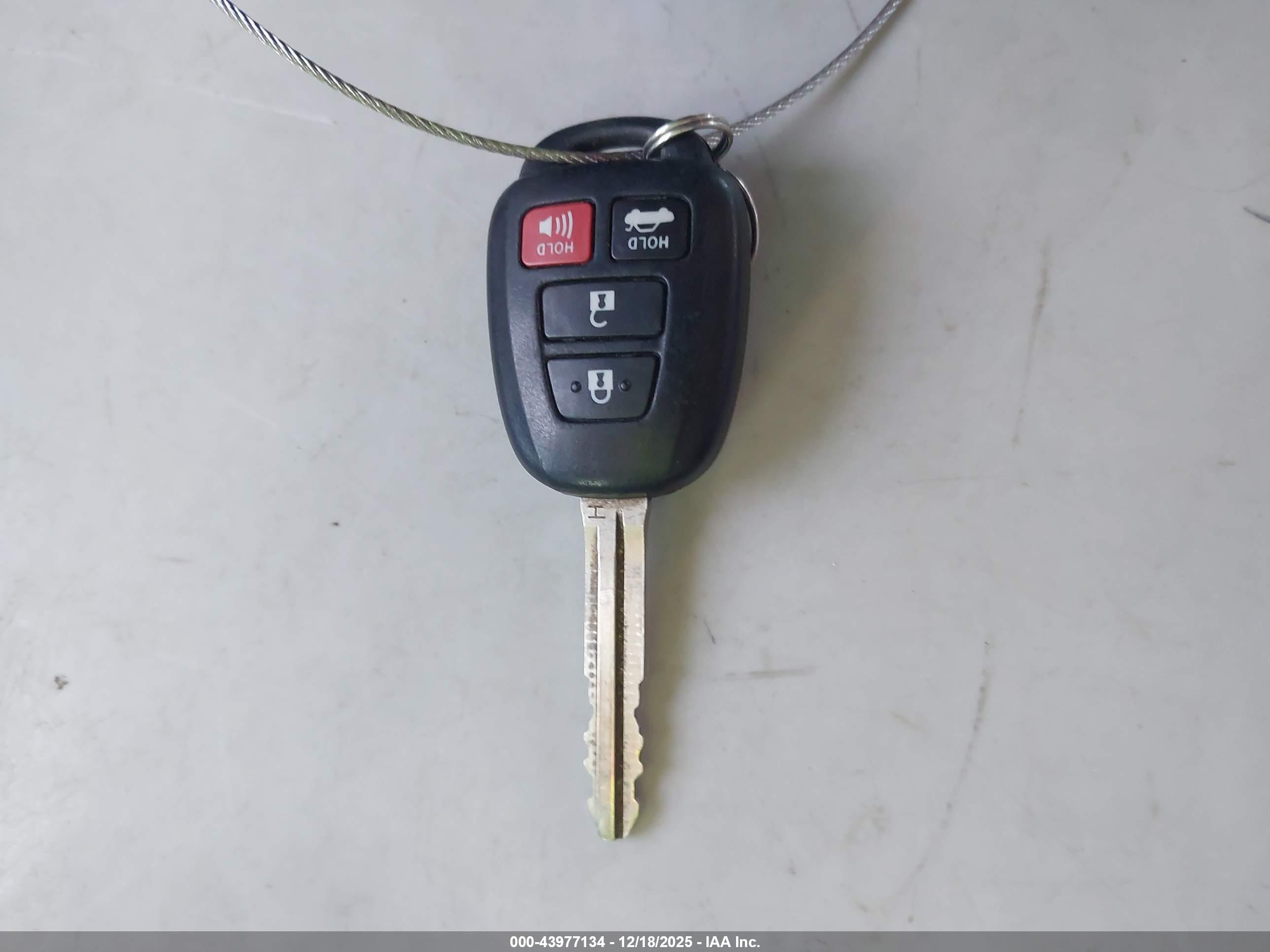 TOYOTA COROLLA image 11