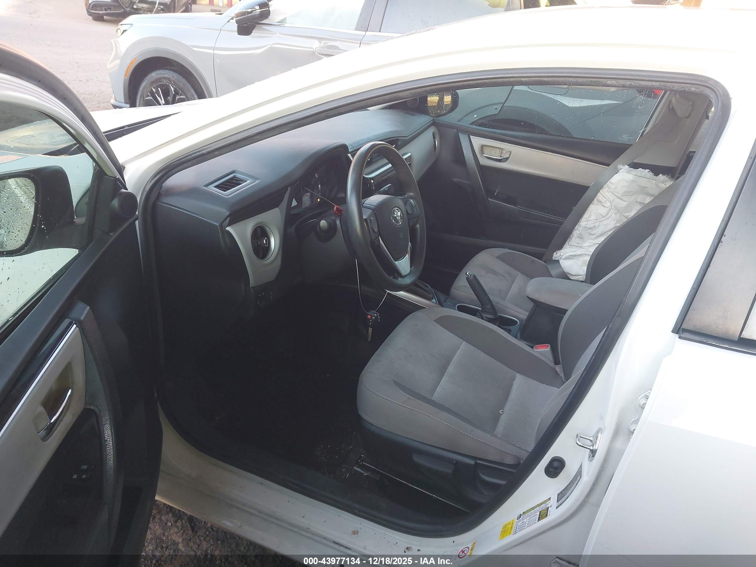 TOYOTA COROLLA image 5