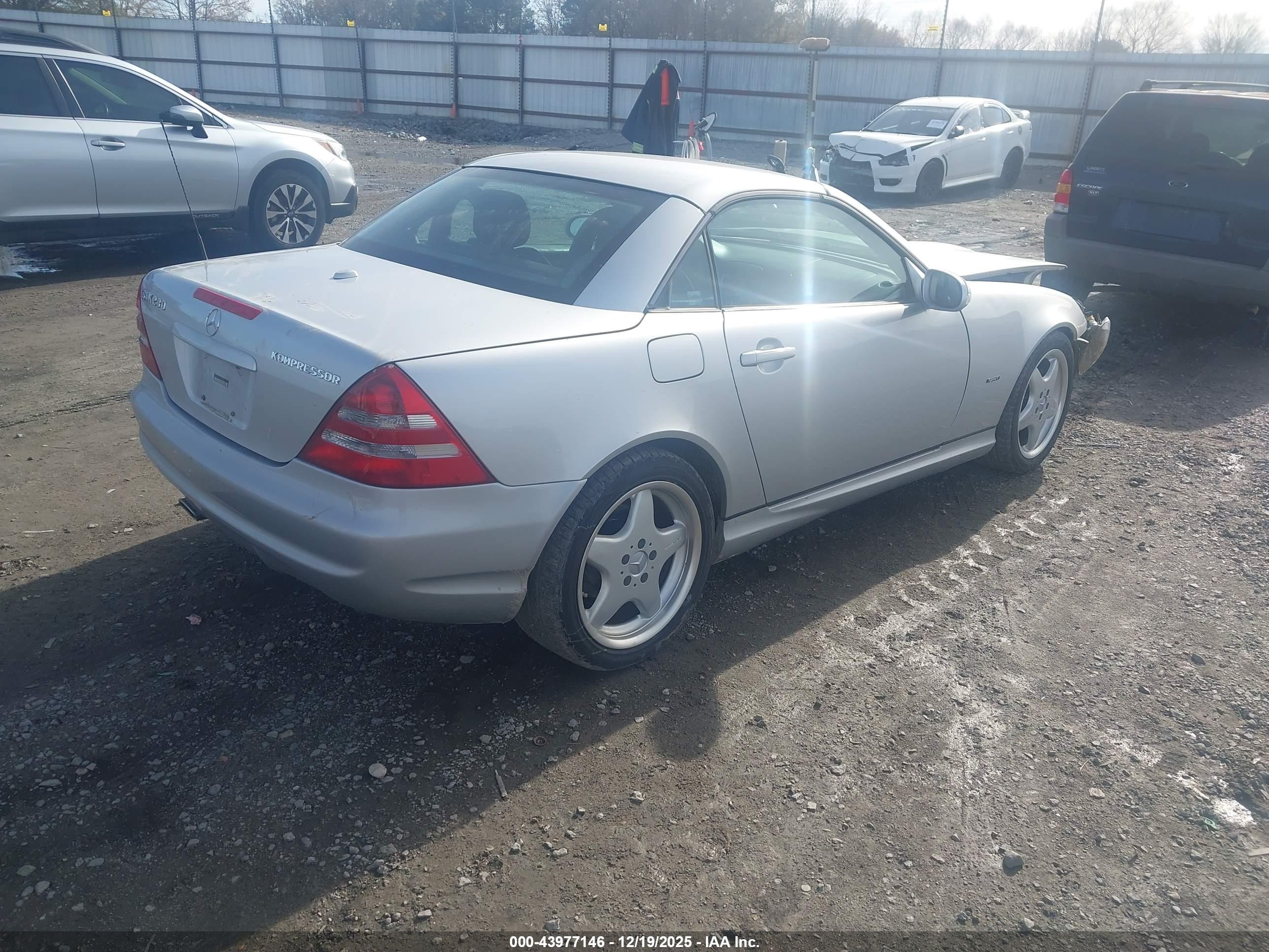MERCEDES-BENZ SLK image 4