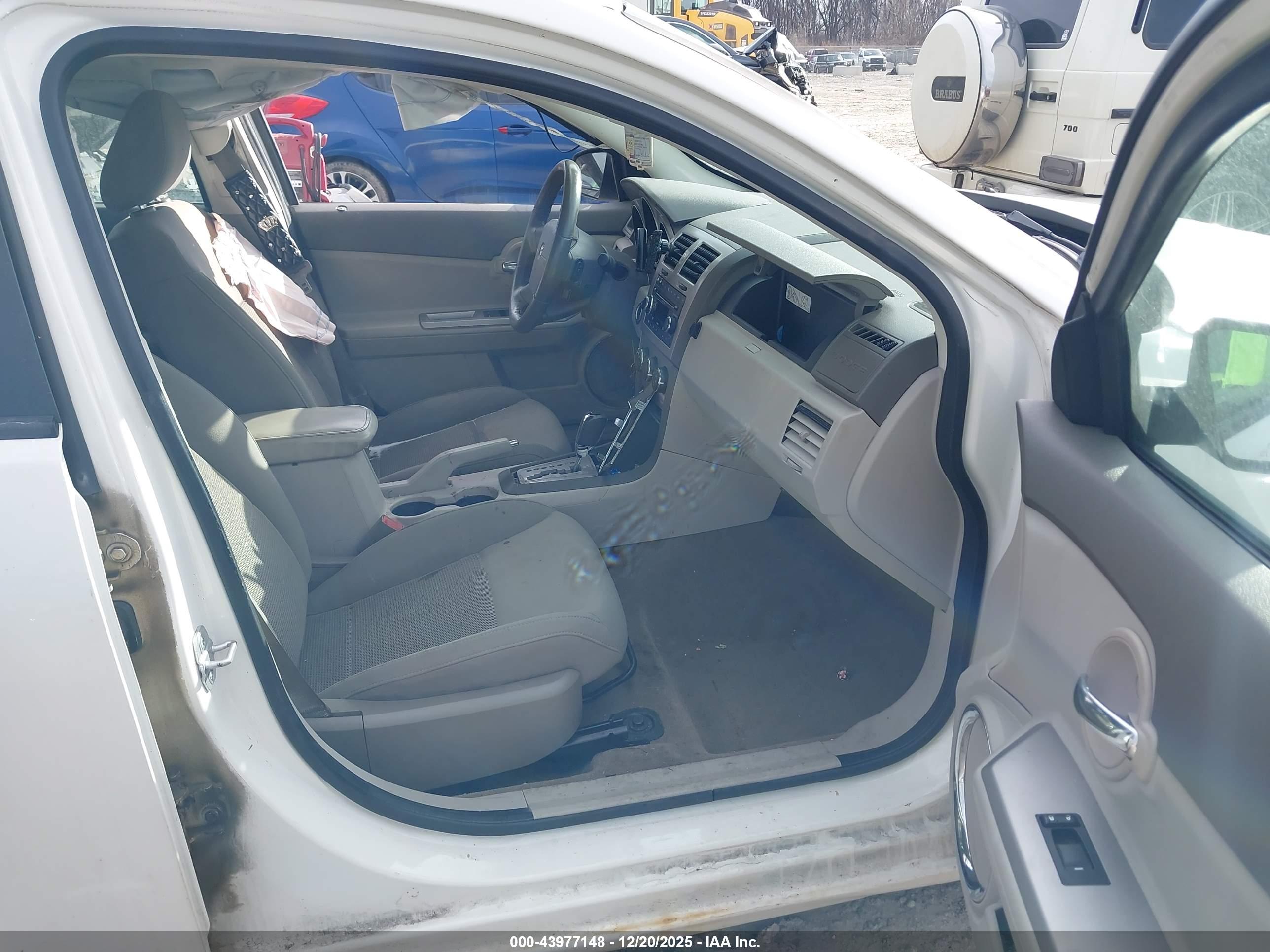 DODGE AVENGER image 5