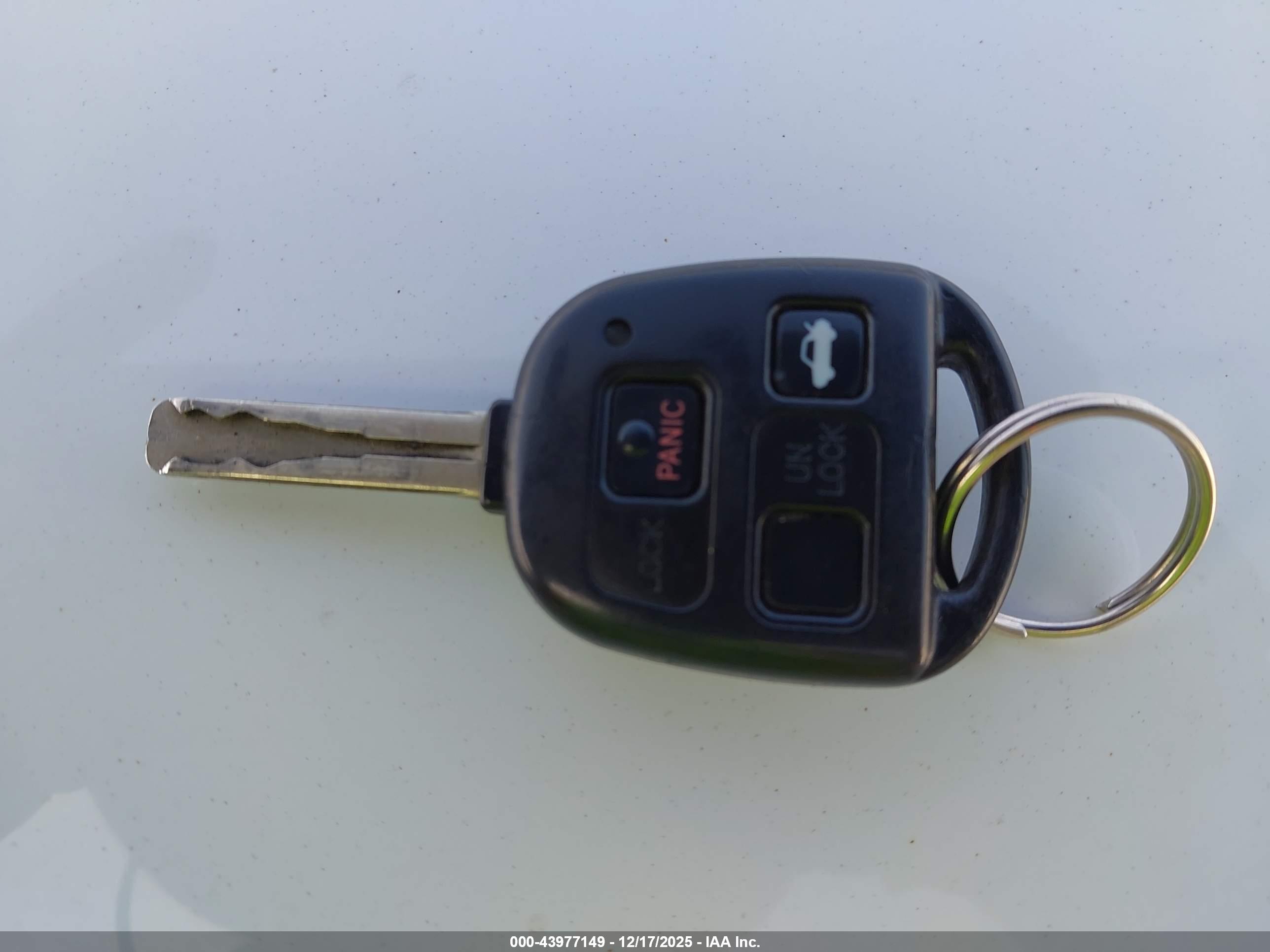 LEXUS ES image 11