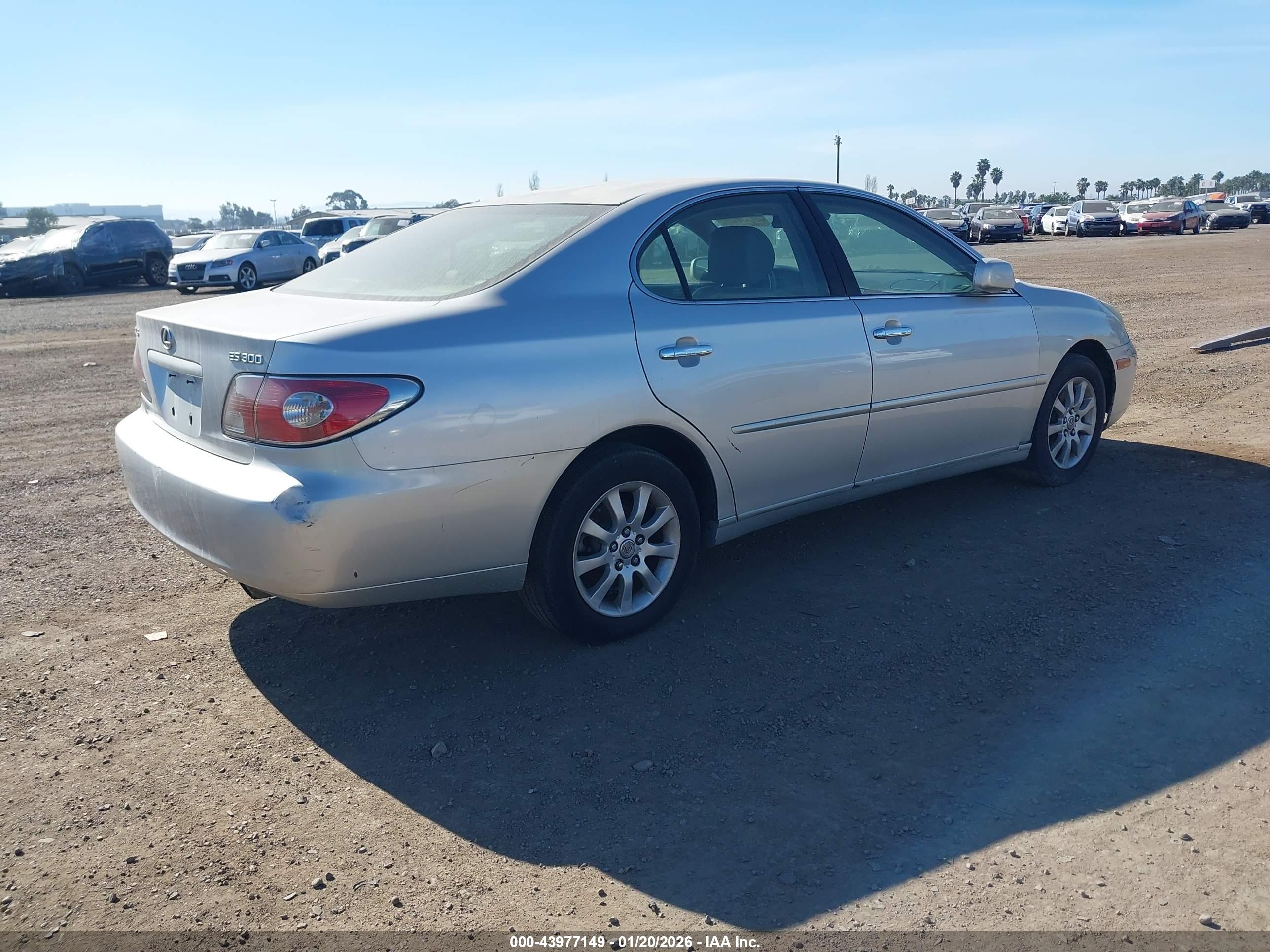 LEXUS ES image 4