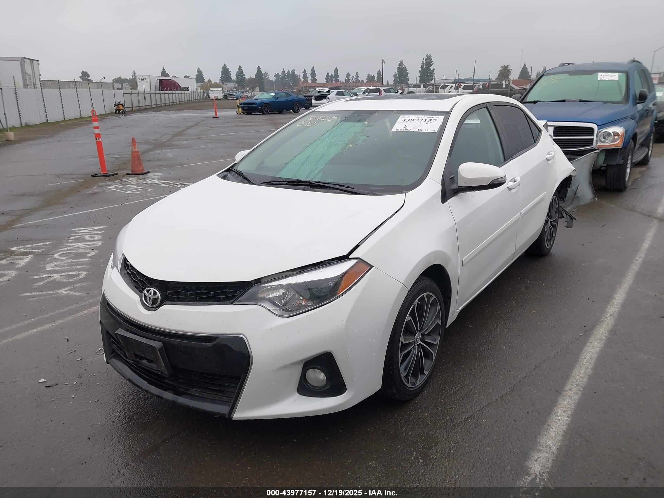 TOYOTA COROLLA image 2