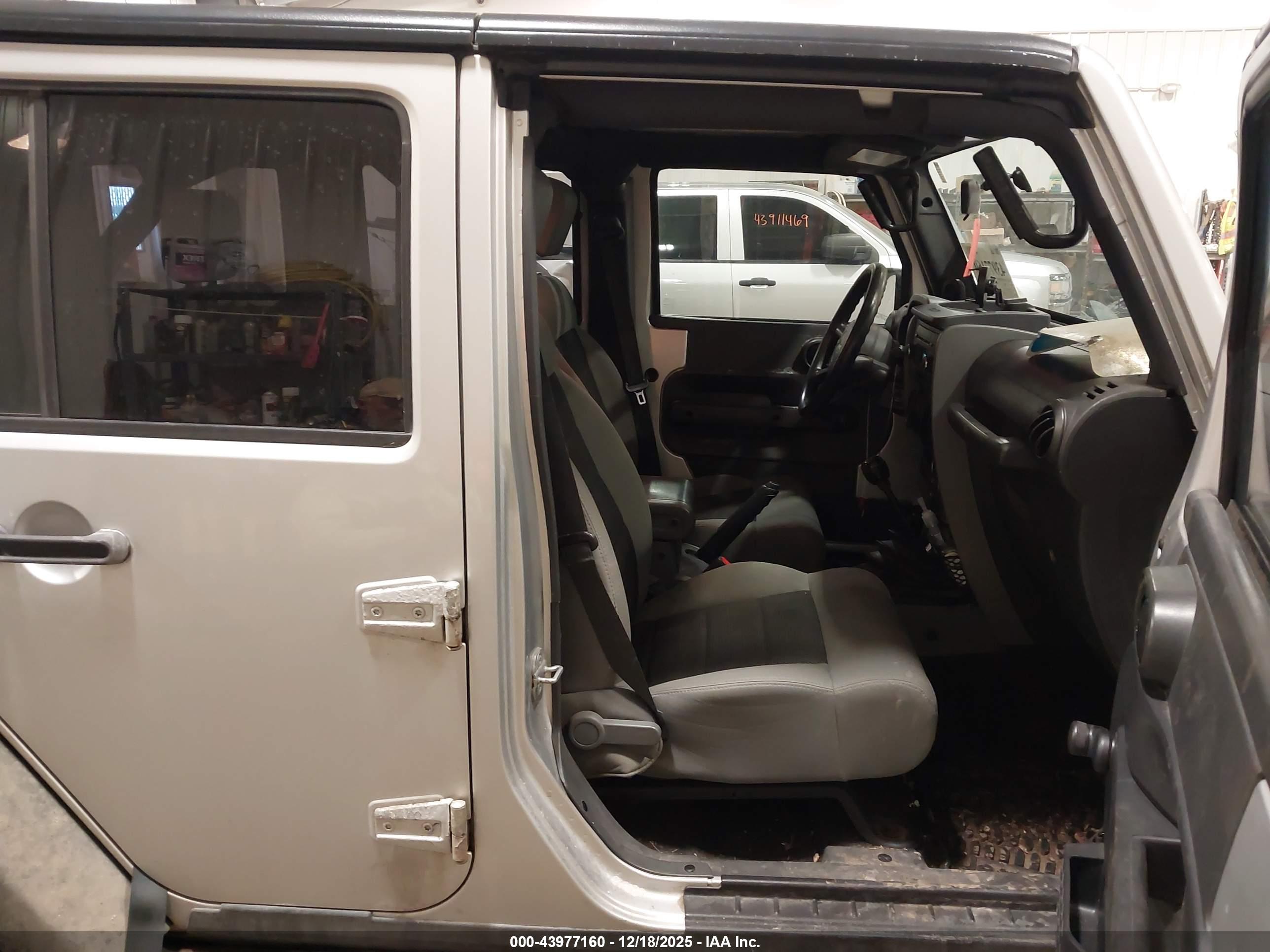 JEEP WRANGLER image 5