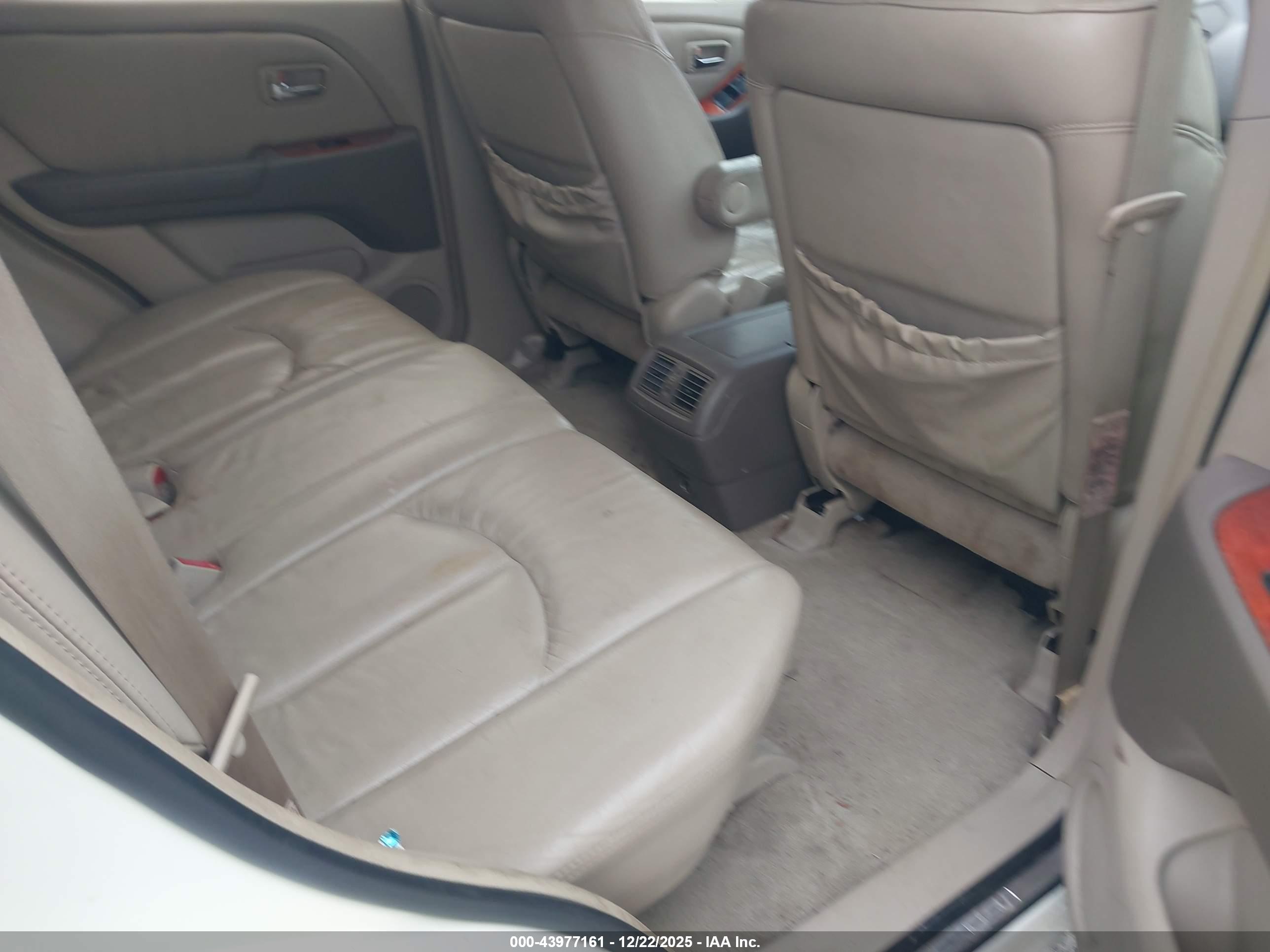LEXUS RX image 8