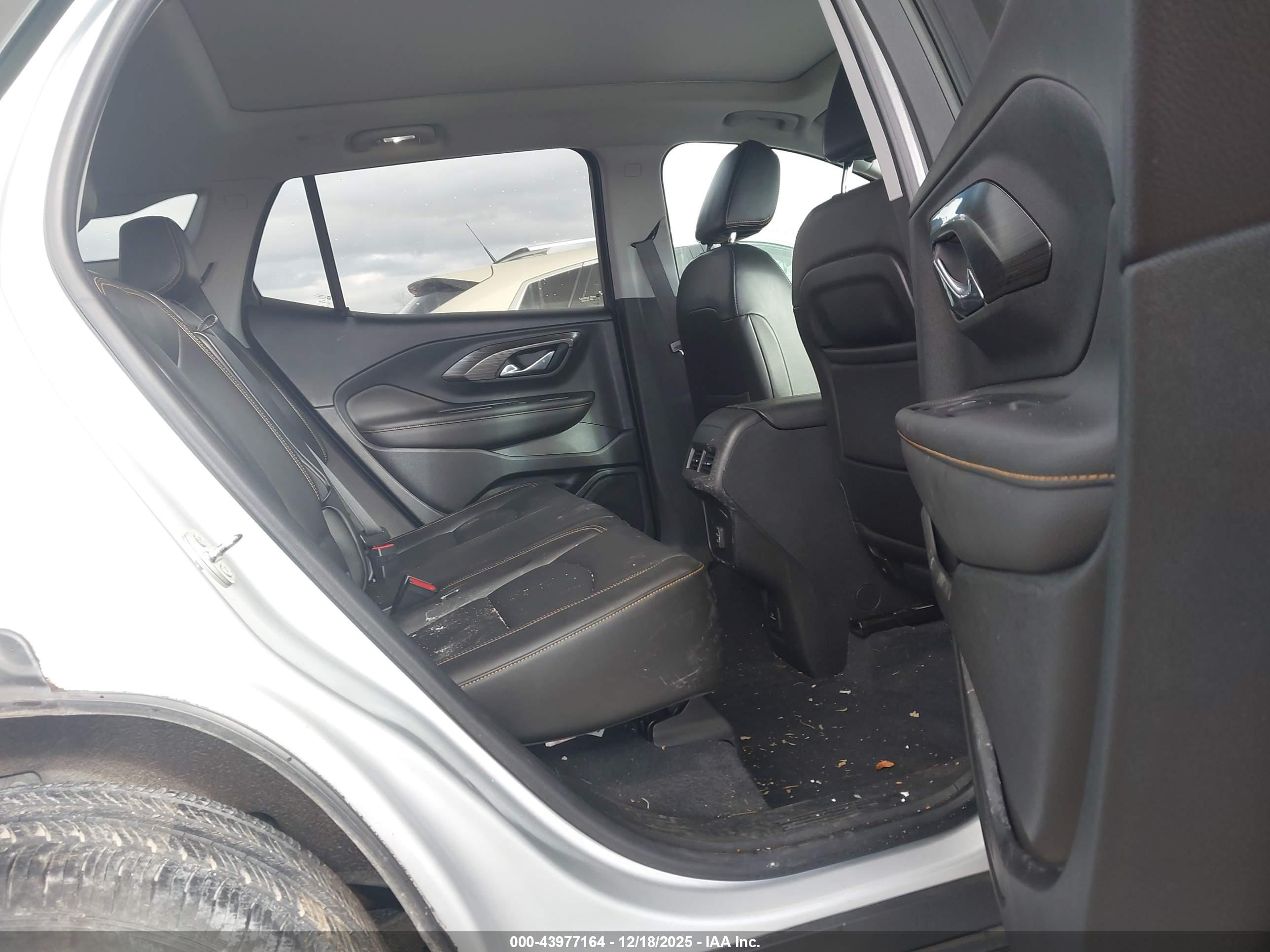 GMC TERRAIN image 8
