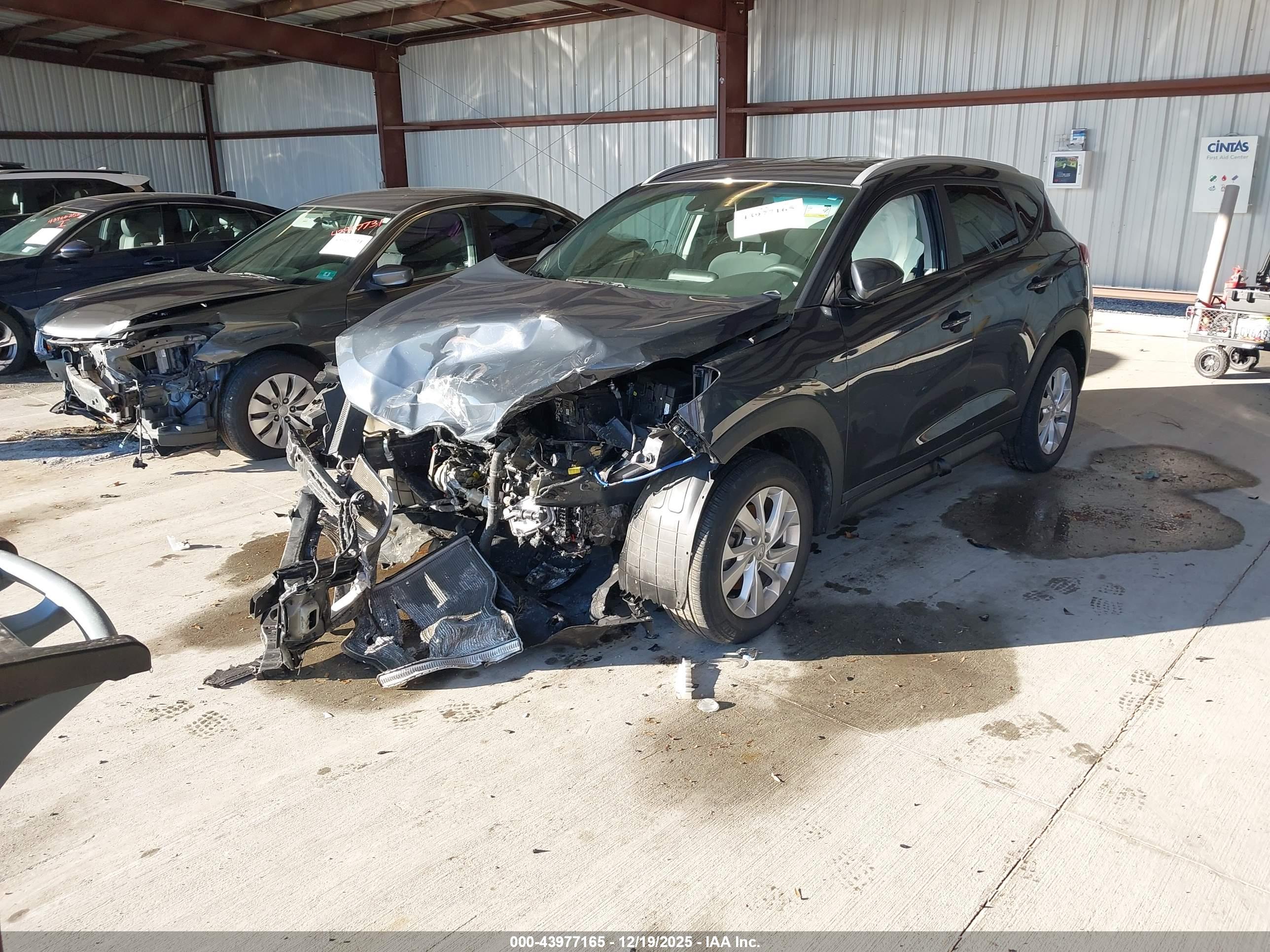 HYUNDAI TUCSON image 2