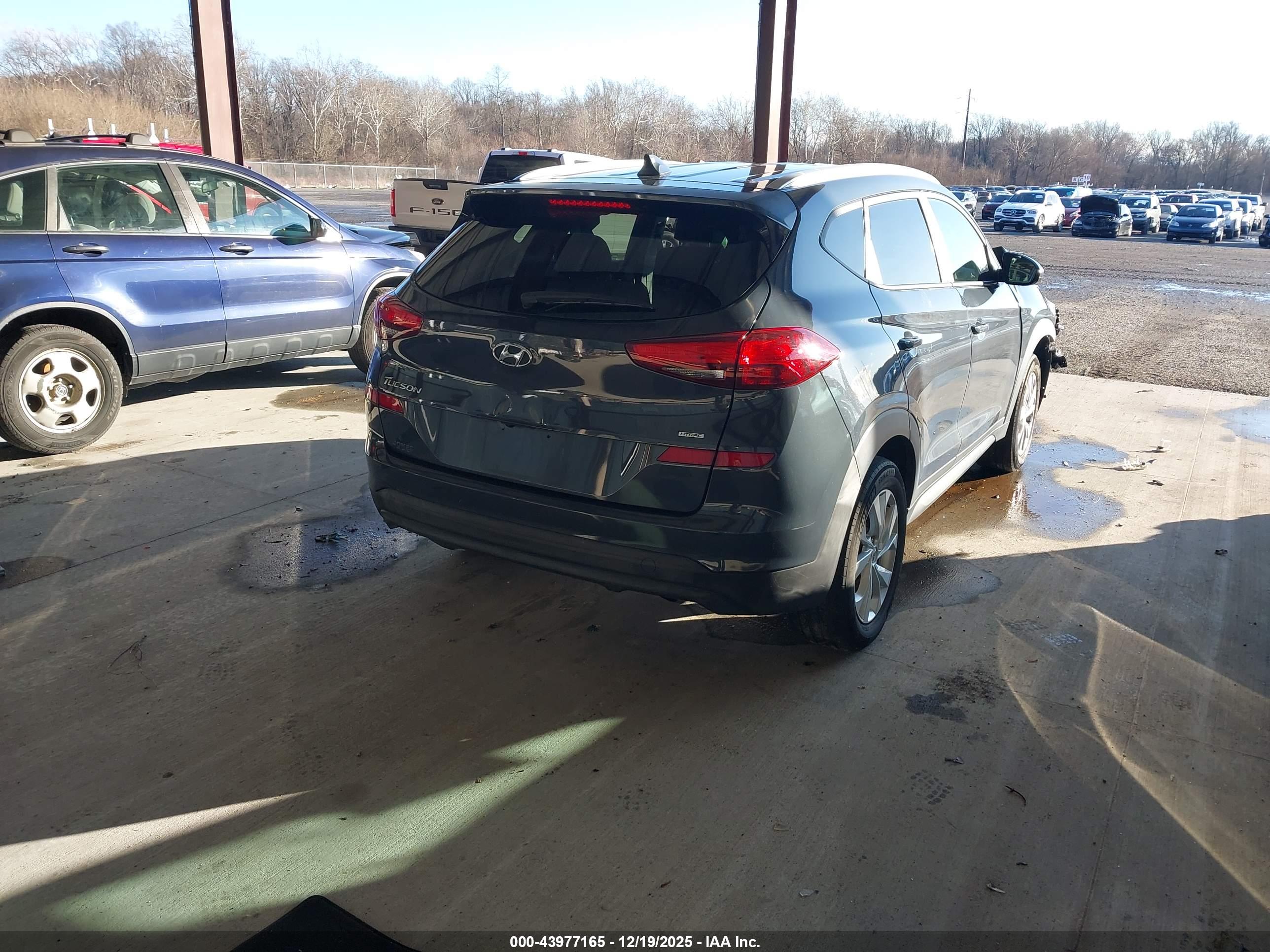 HYUNDAI TUCSON image 4