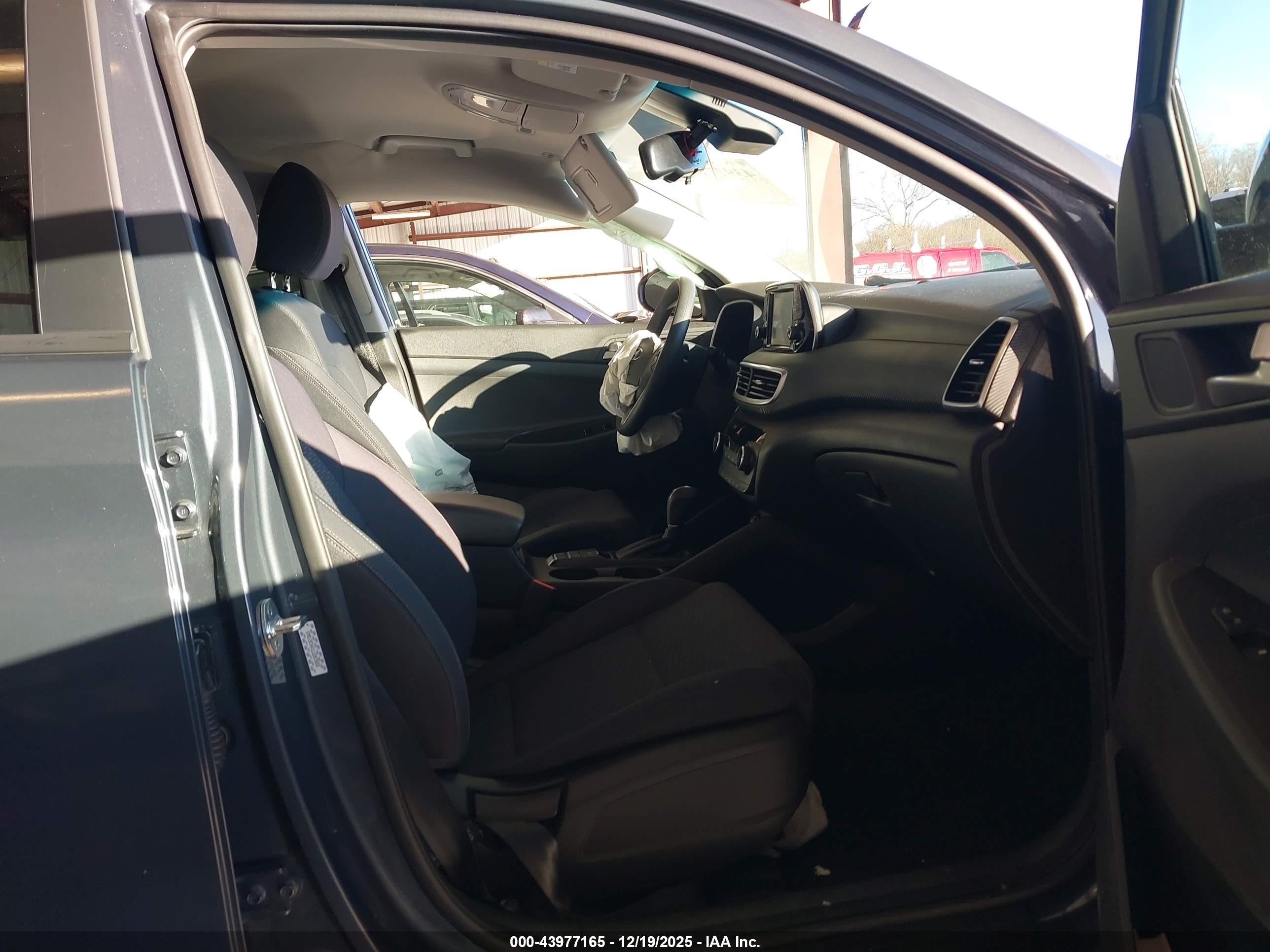 HYUNDAI TUCSON image 5