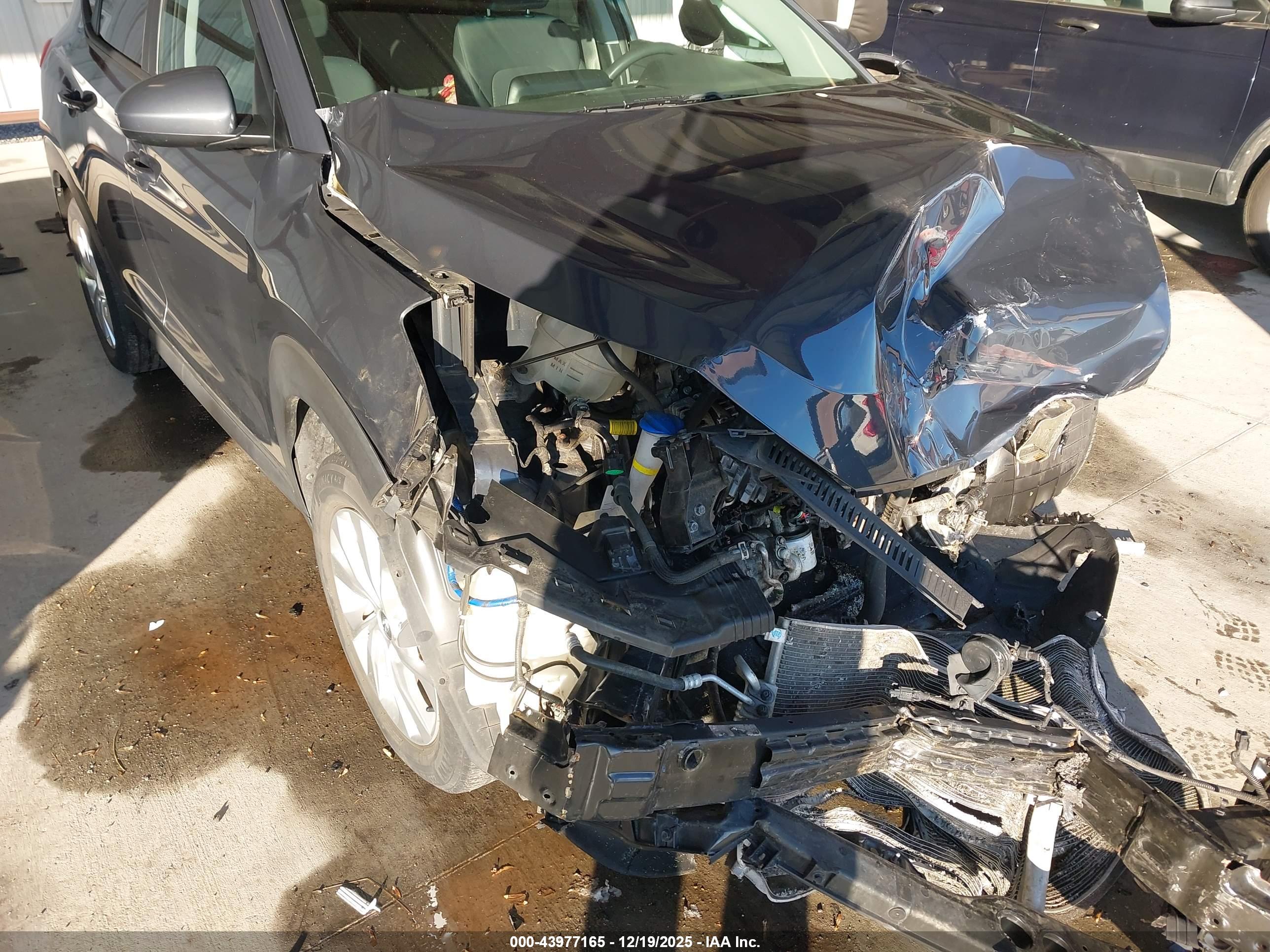 HYUNDAI TUCSON image 6