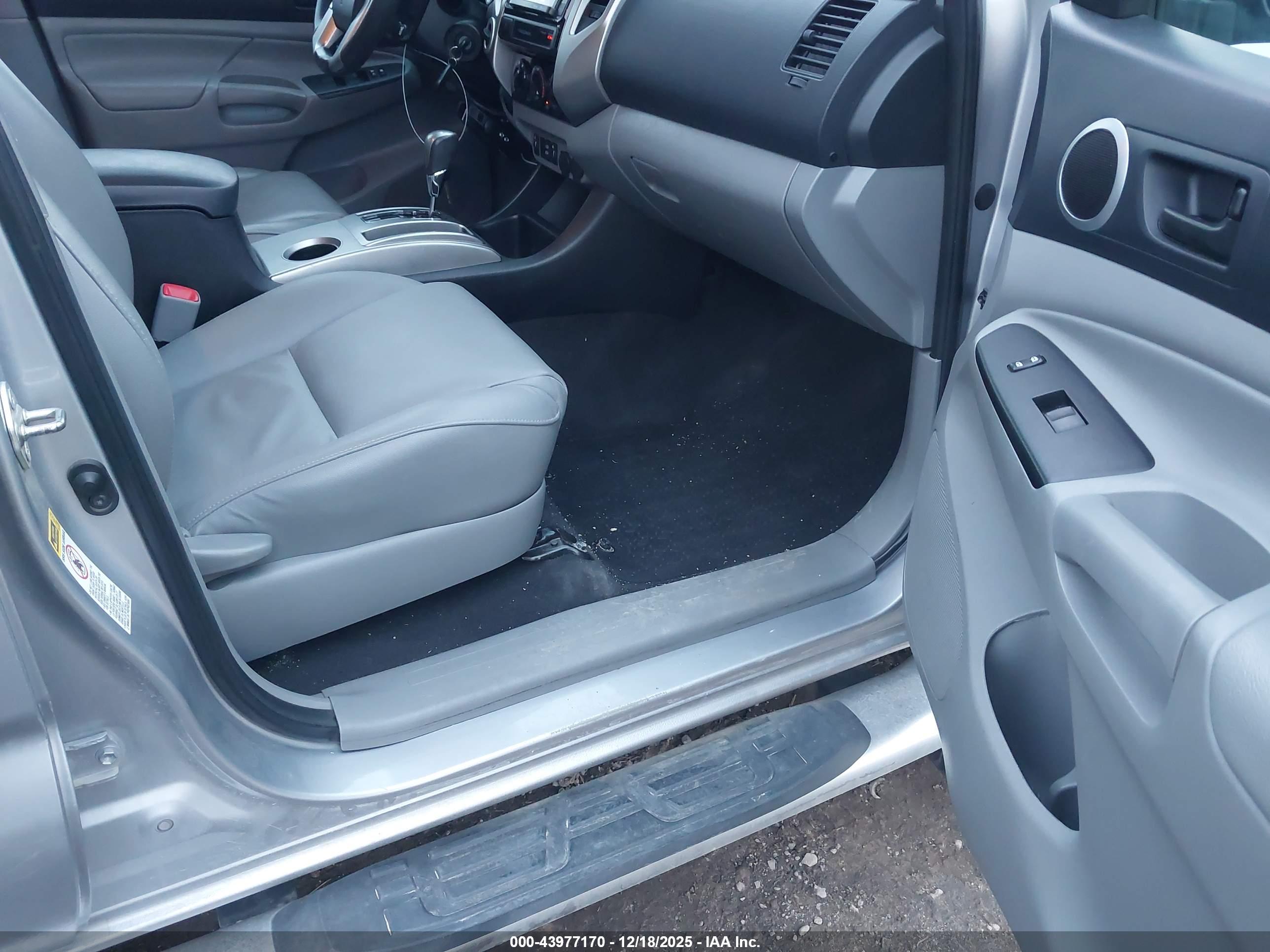 TOYOTA TACOMA image 5