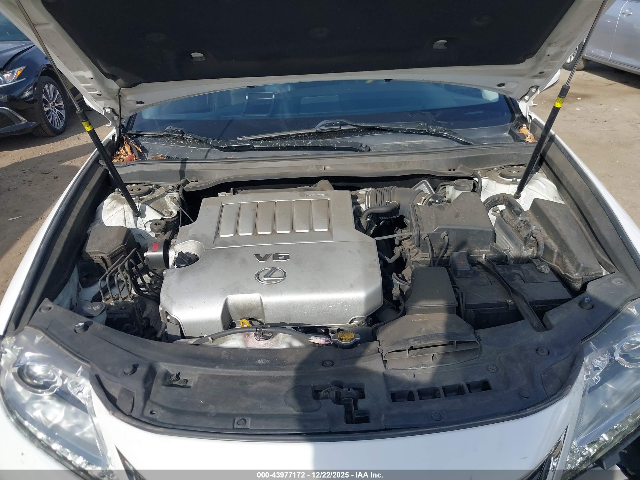 LEXUS ES image 10