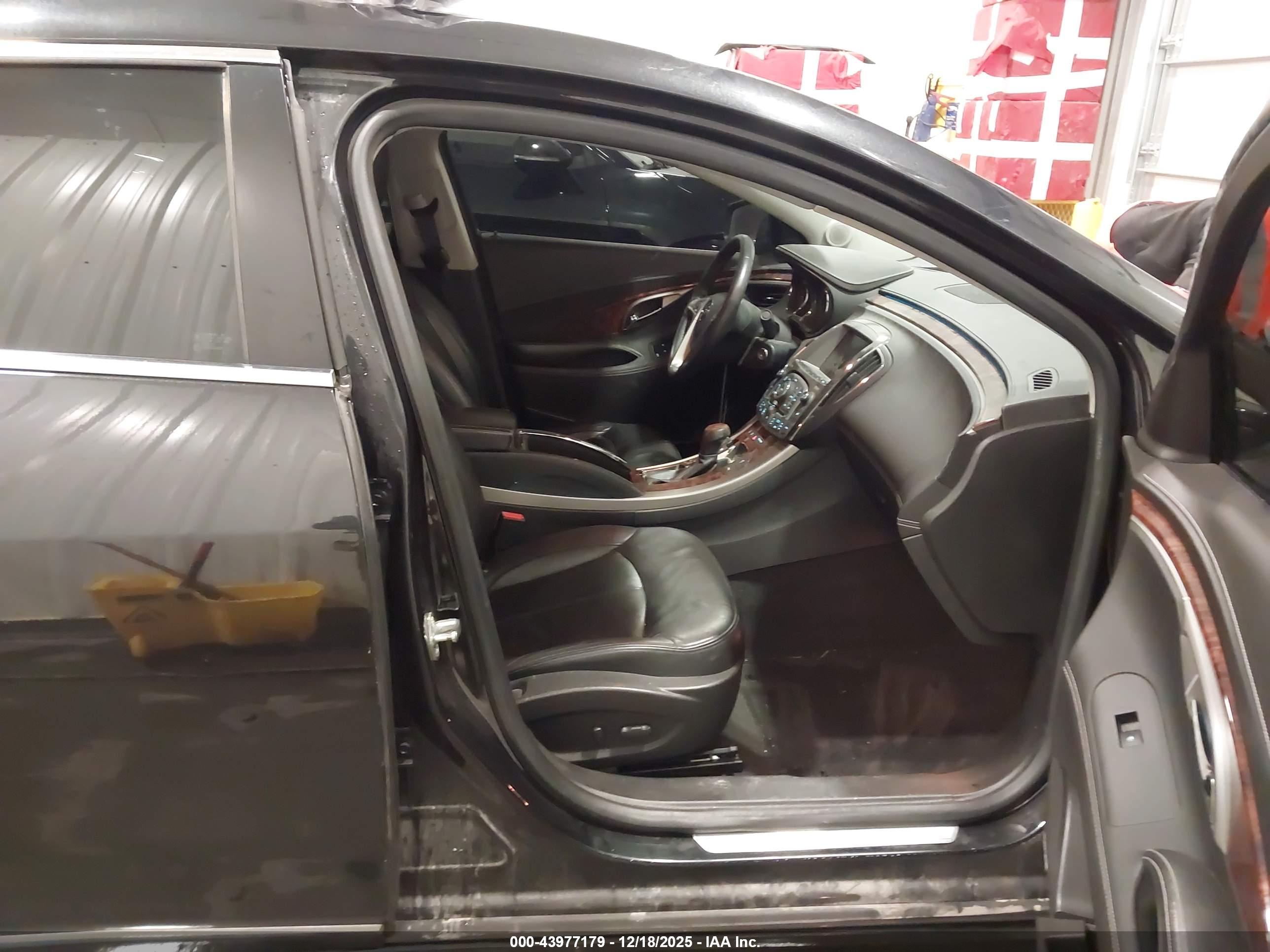 BUICK LACROSSE image 5