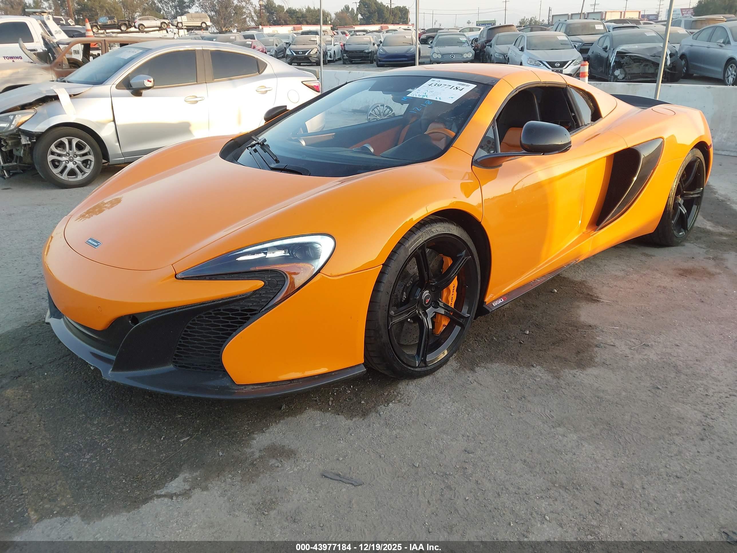 MCLAREN 650S image 2