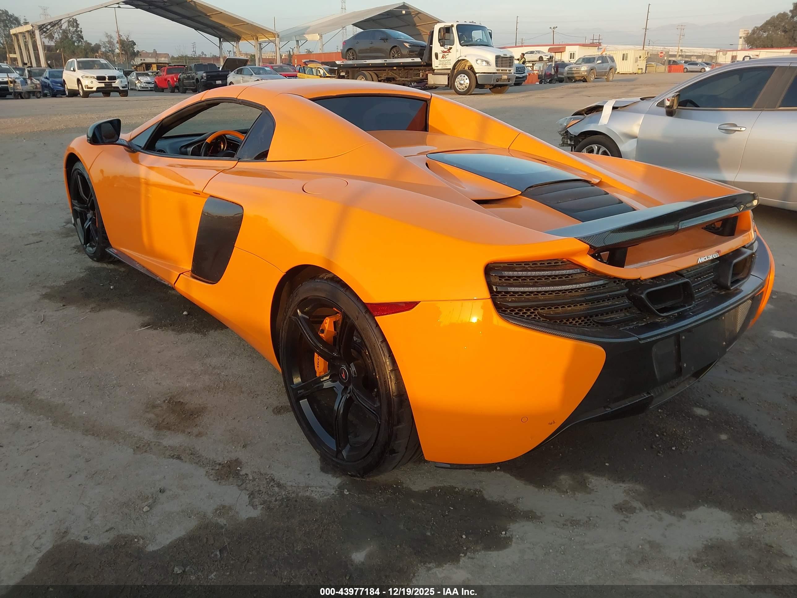 MCLAREN 650S image 3