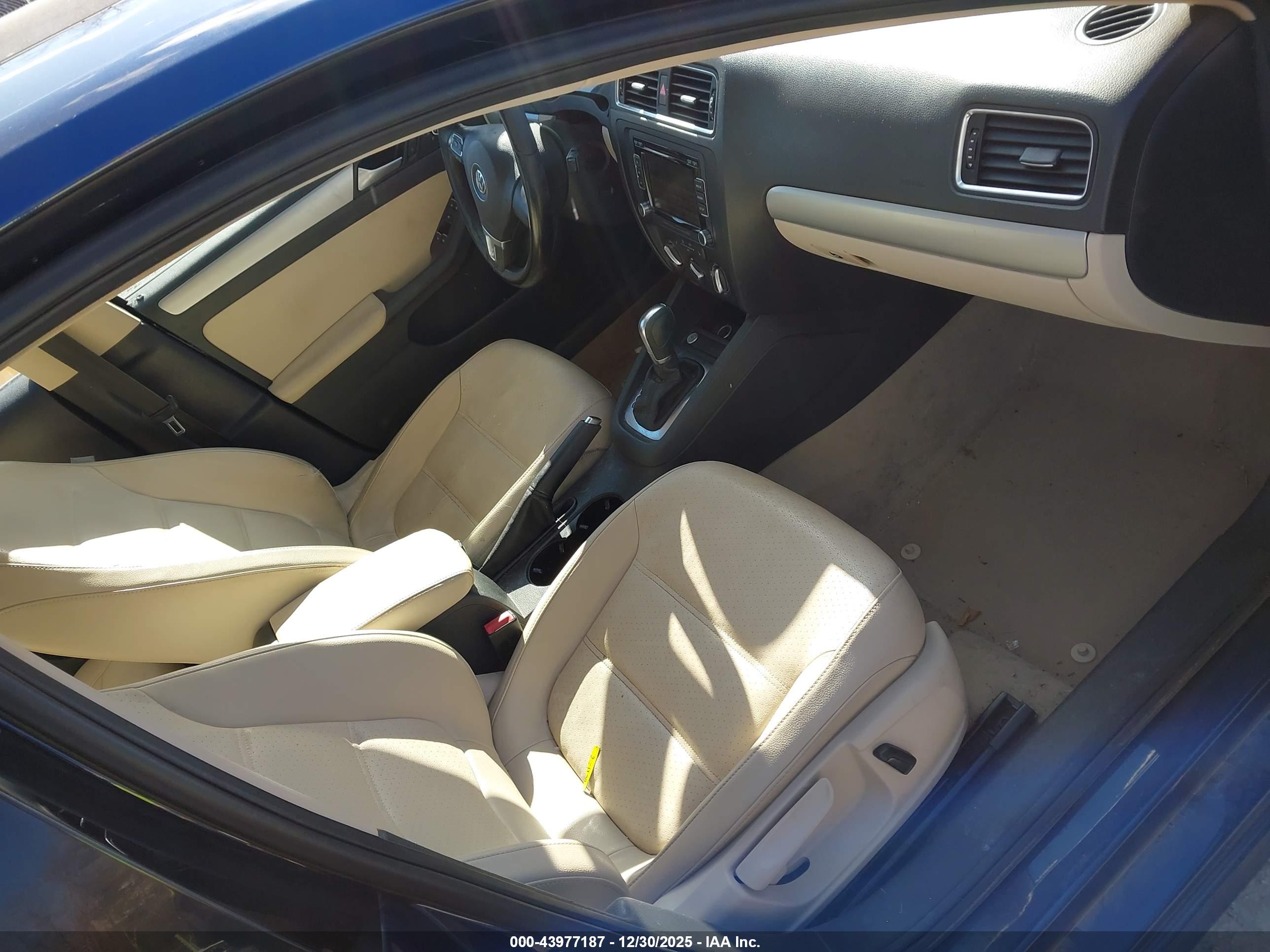 VOLKSWAGEN JETTA image 5