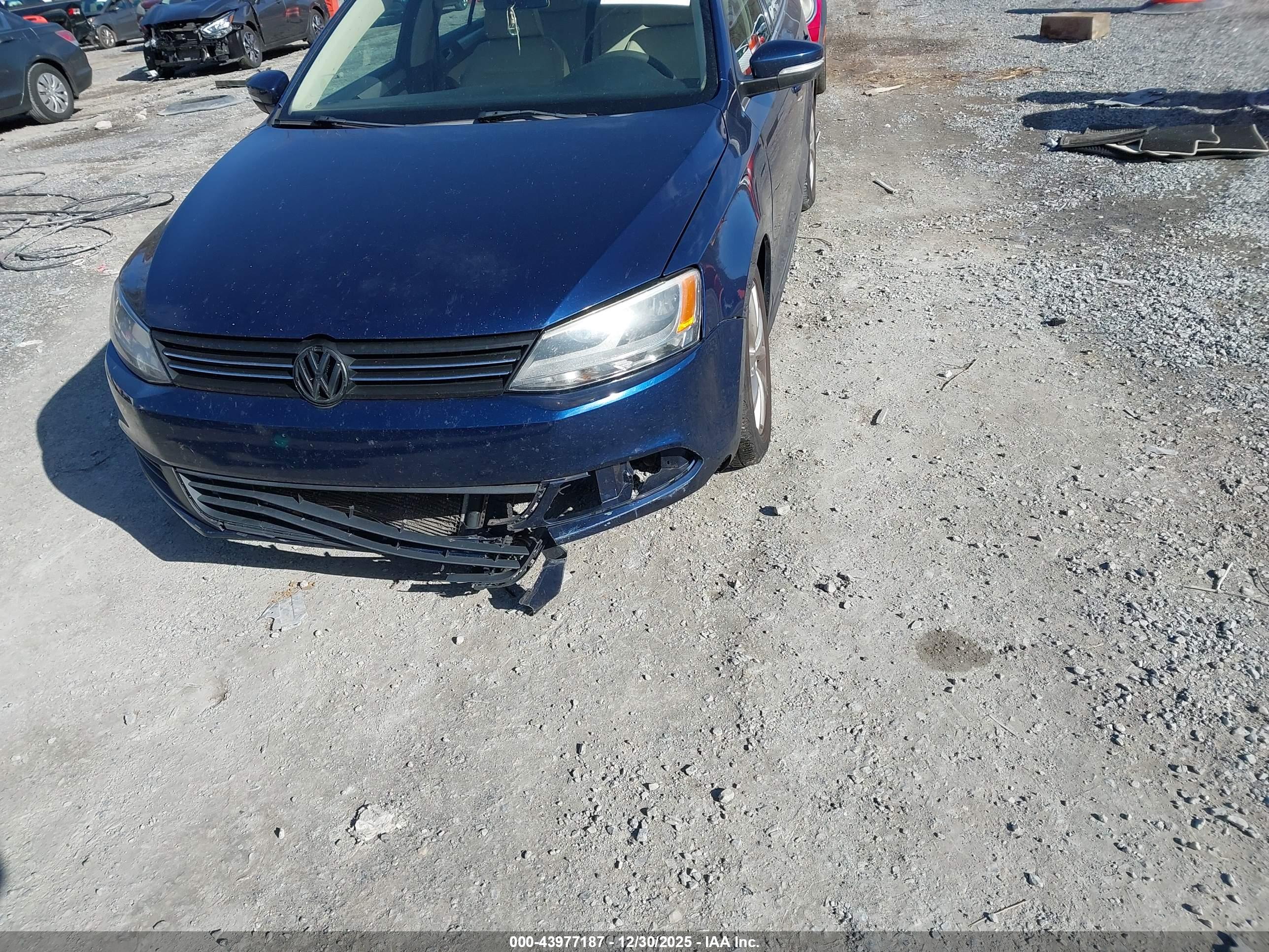 VOLKSWAGEN JETTA image 6