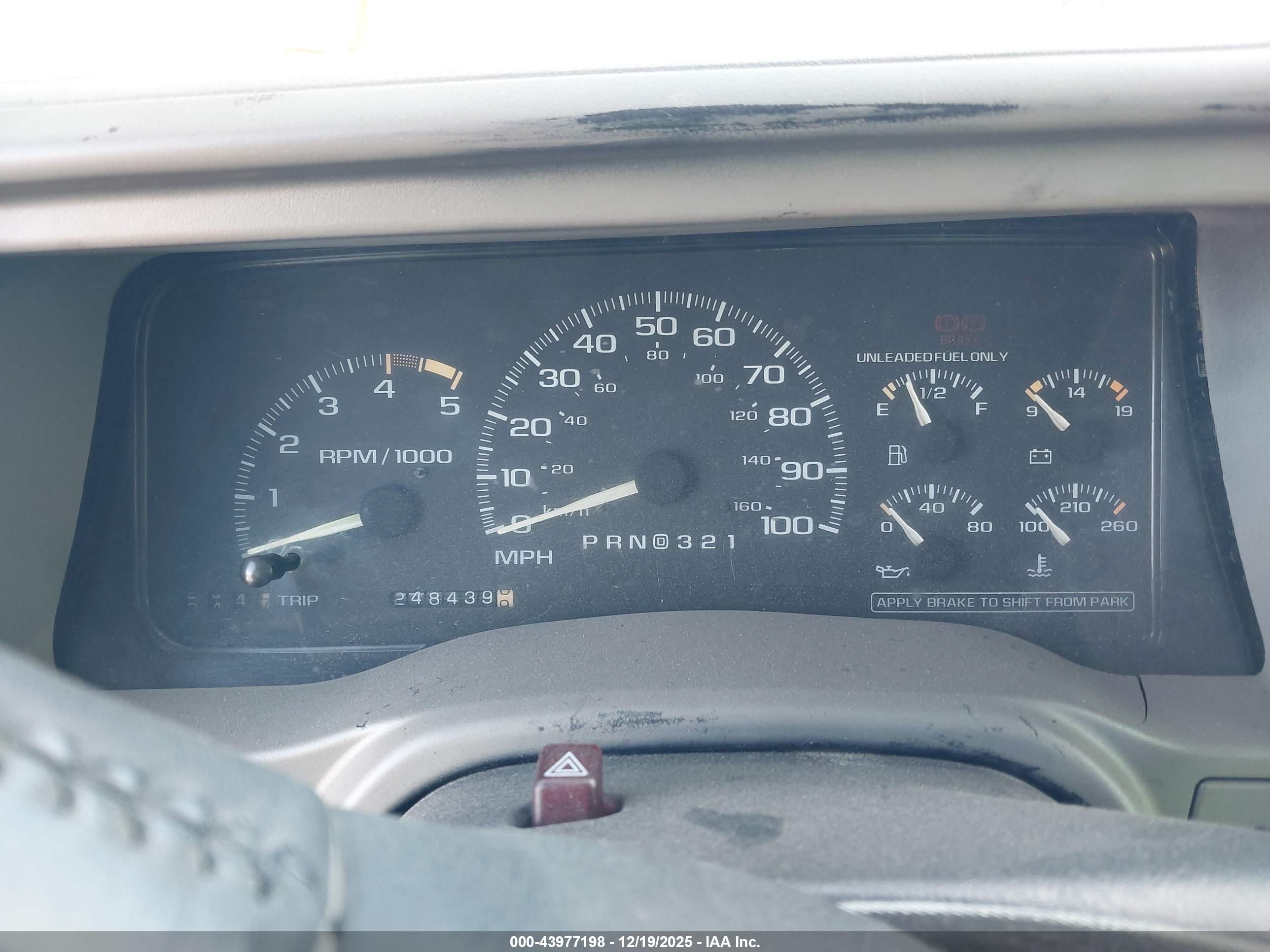 CHEVROLET GMT-400 image 7