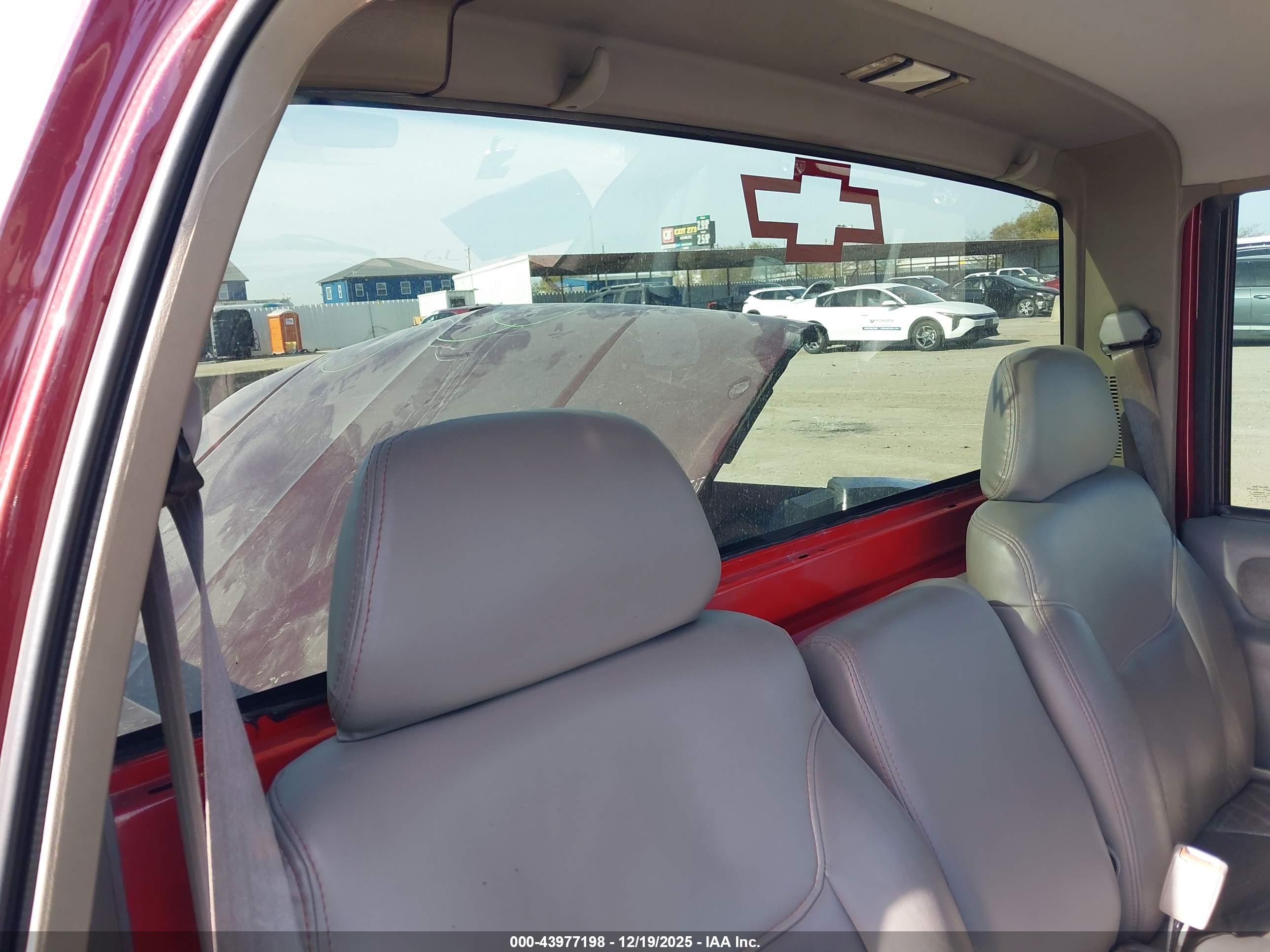 CHEVROLET GMT-400 image 8