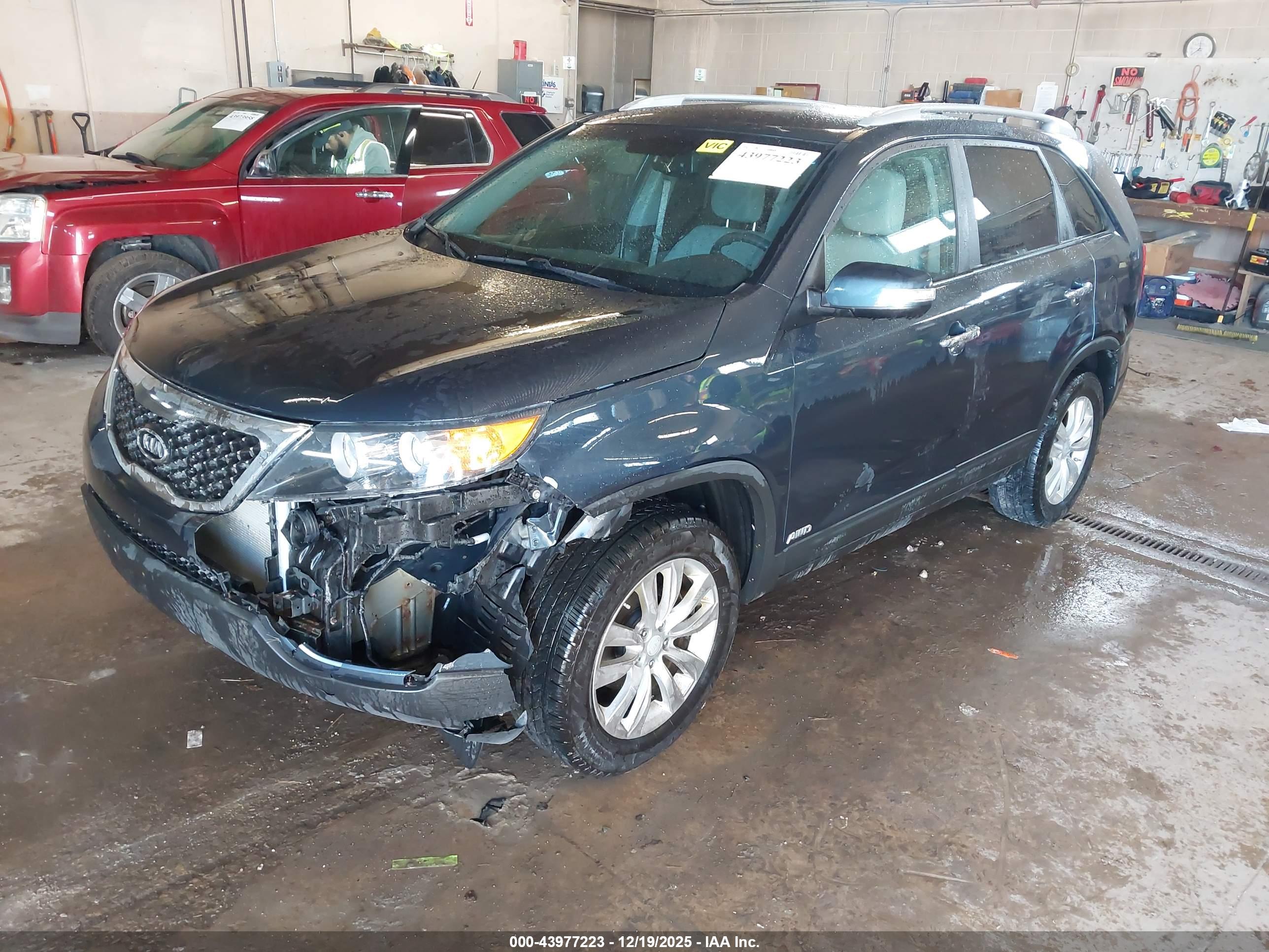 KIA SORENTO image 2