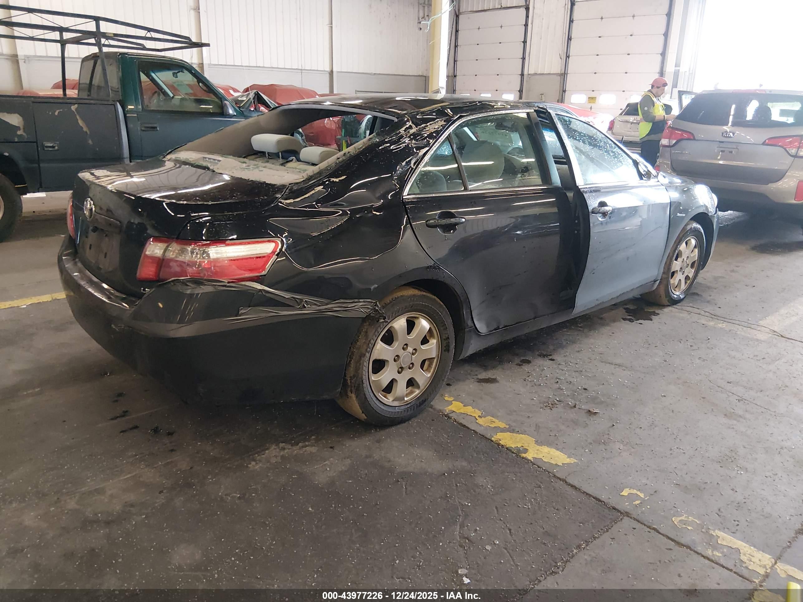TOYOTA CAMRY image 4