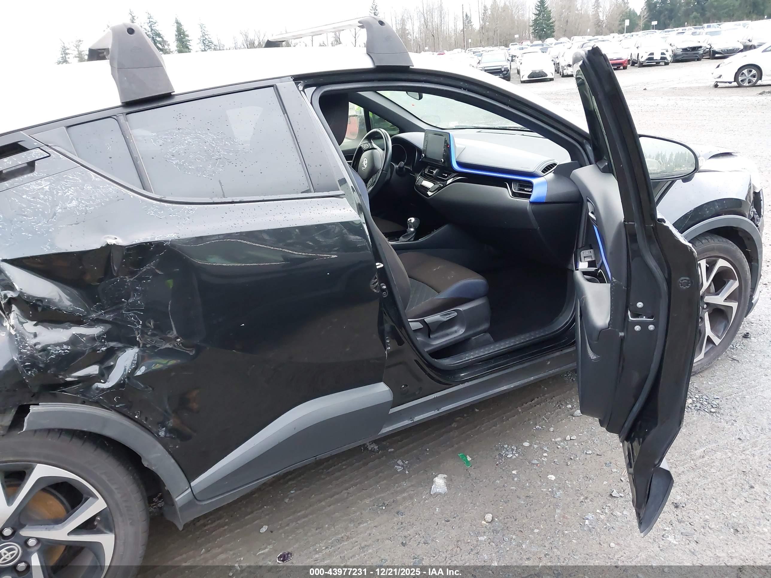 TOYOTA C-HR image 5