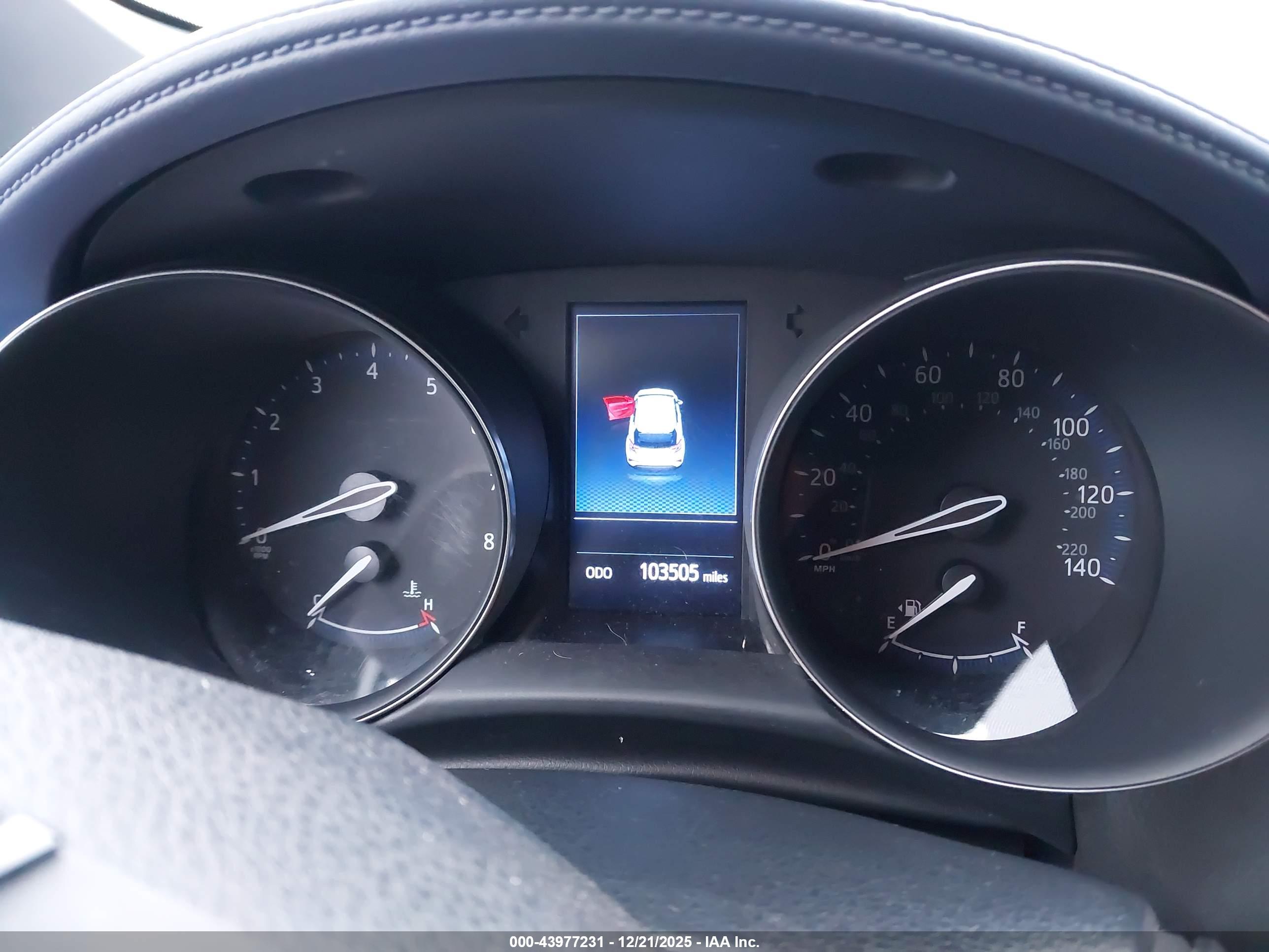 TOYOTA C-HR image 7
