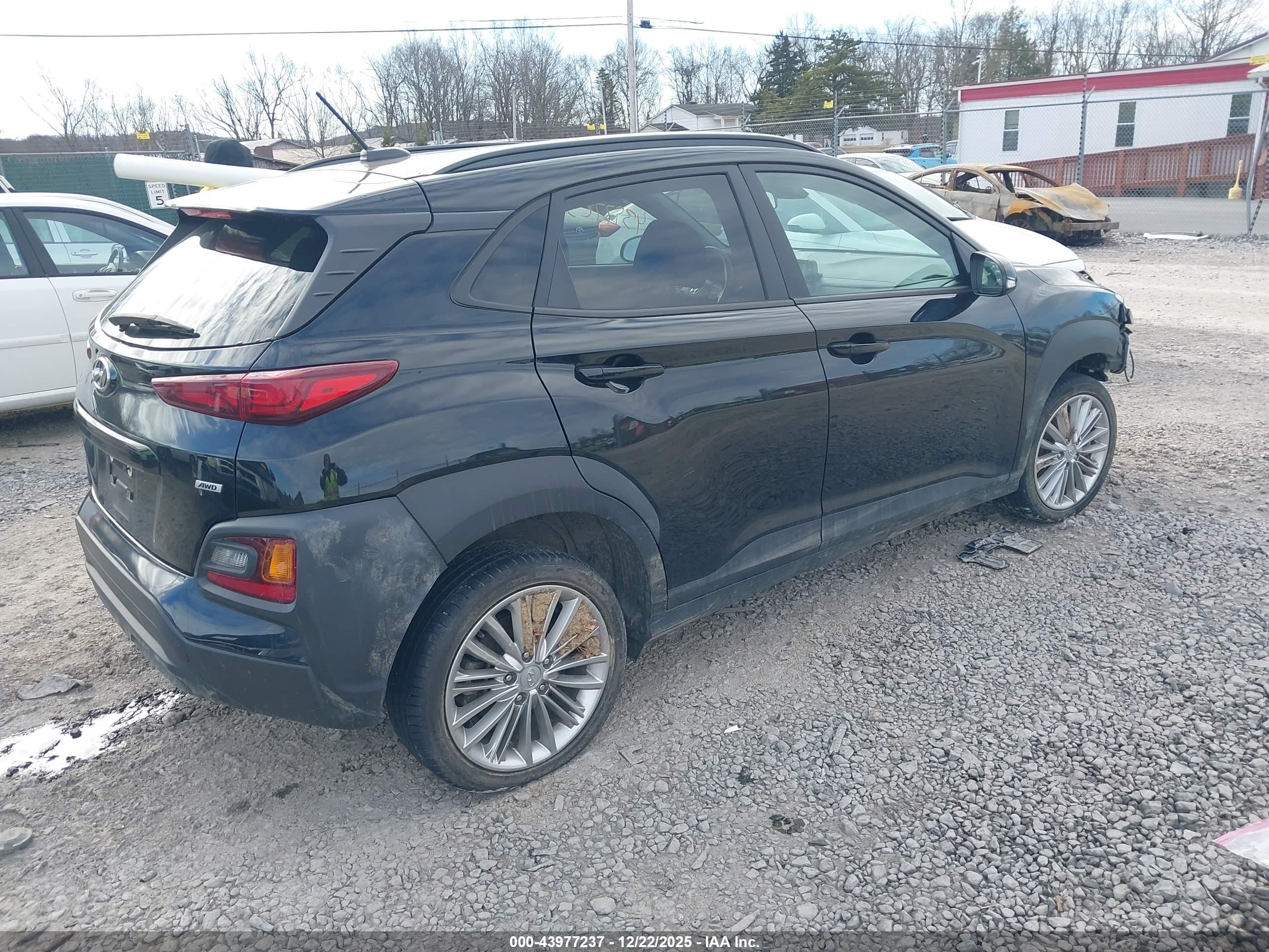 HYUNDAI KONA image 4