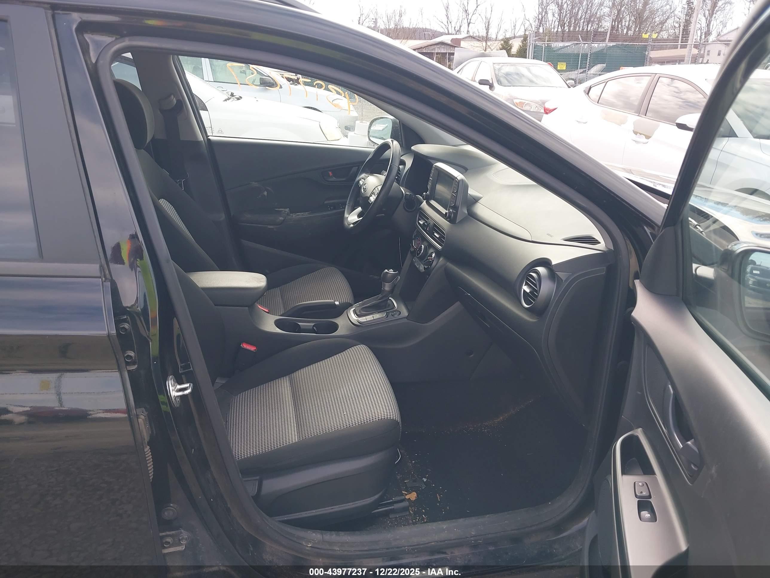 HYUNDAI KONA image 5