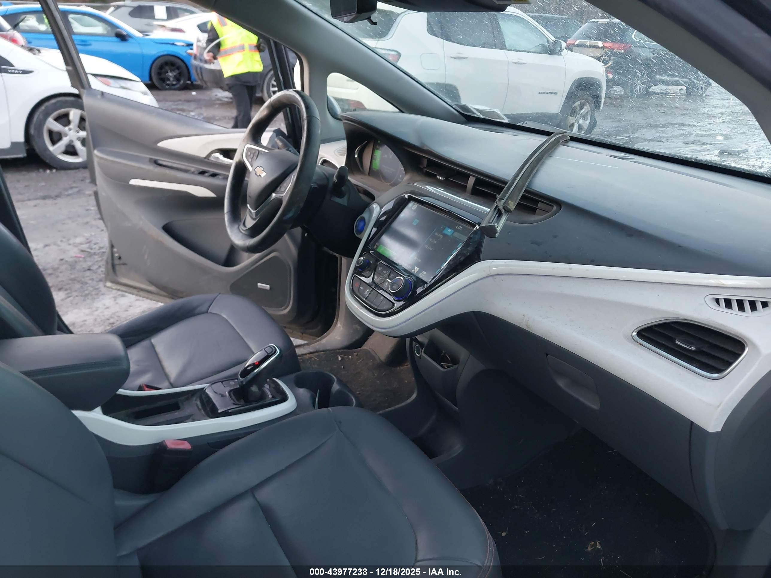 CHEVROLET BOLT image 5