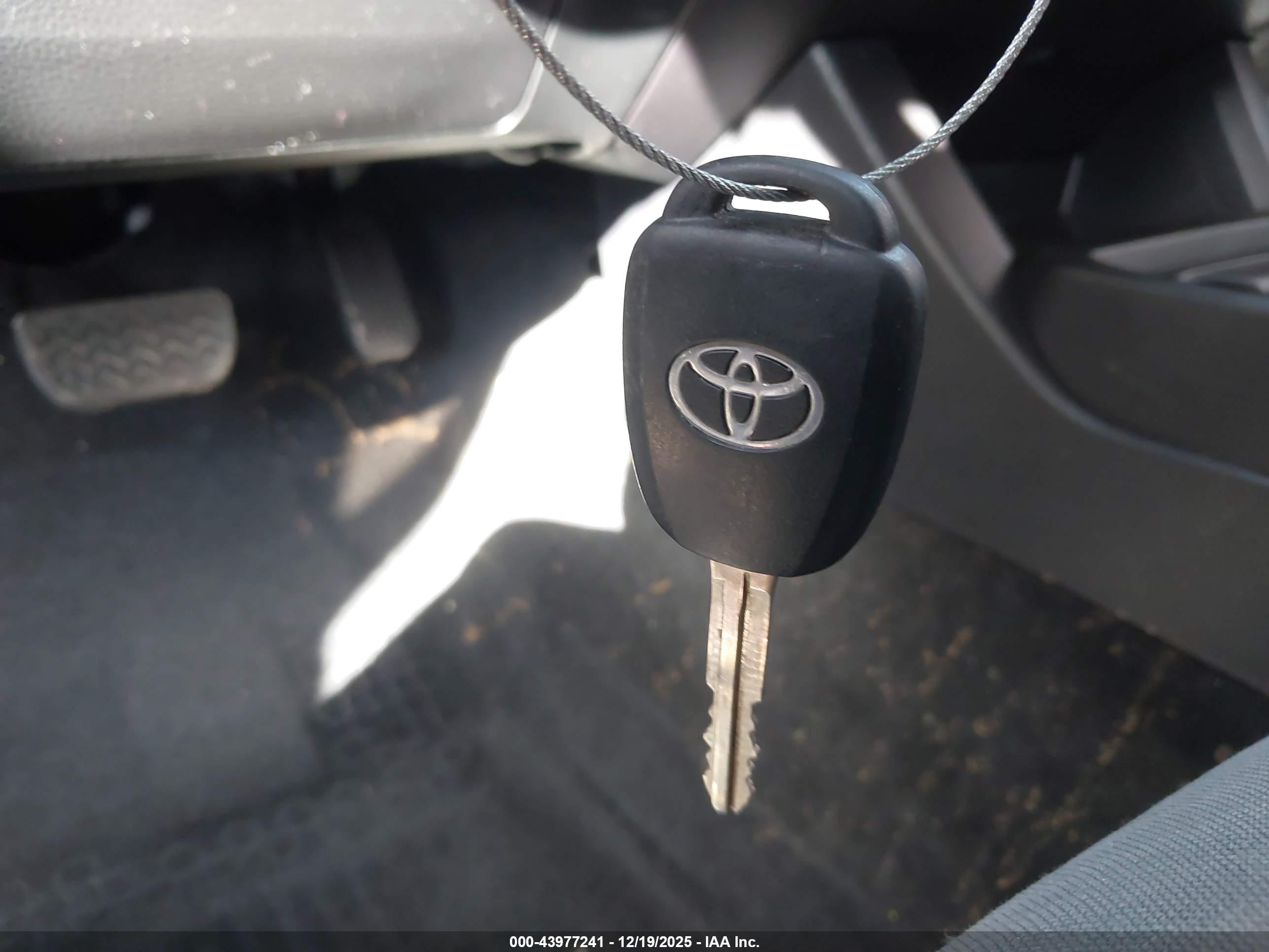 TOYOTA TACOMA image 11