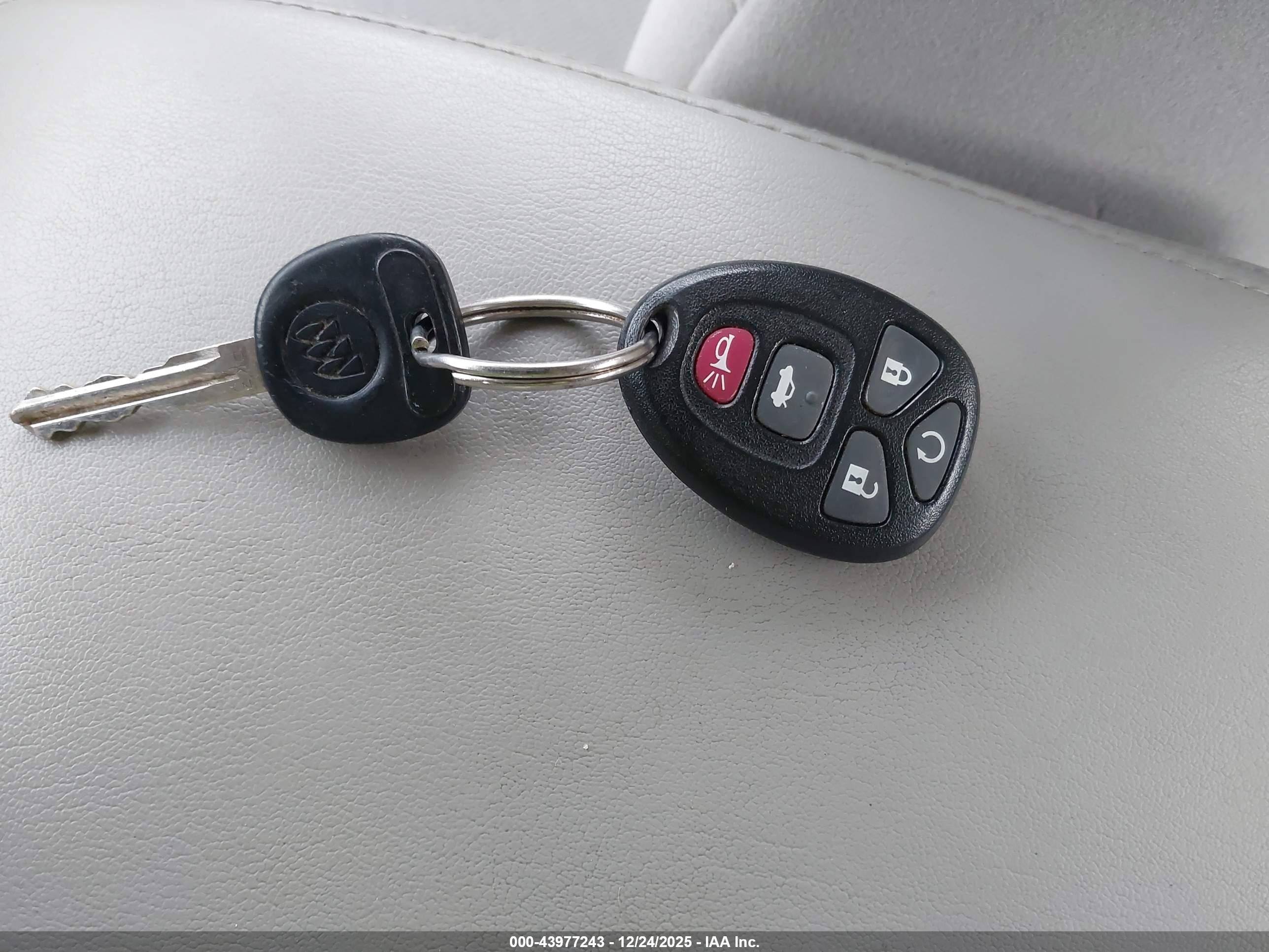 BUICK LACROSSE image 11