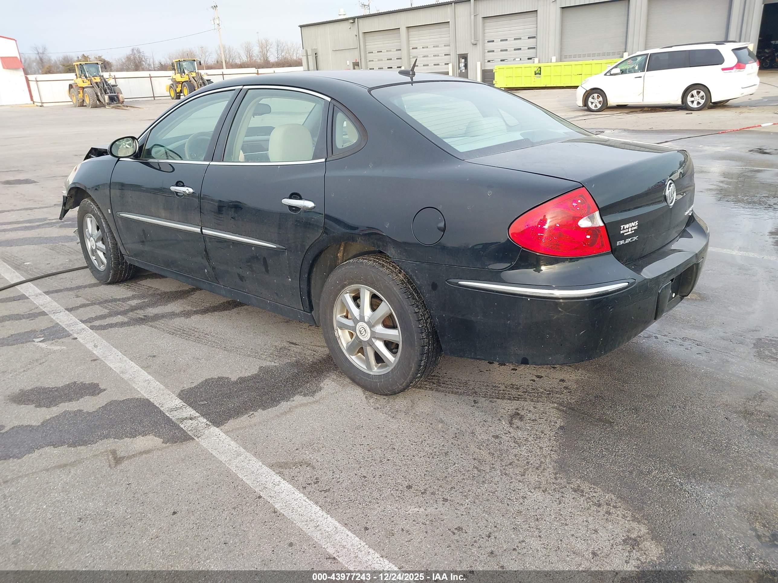 BUICK LACROSSE image 3