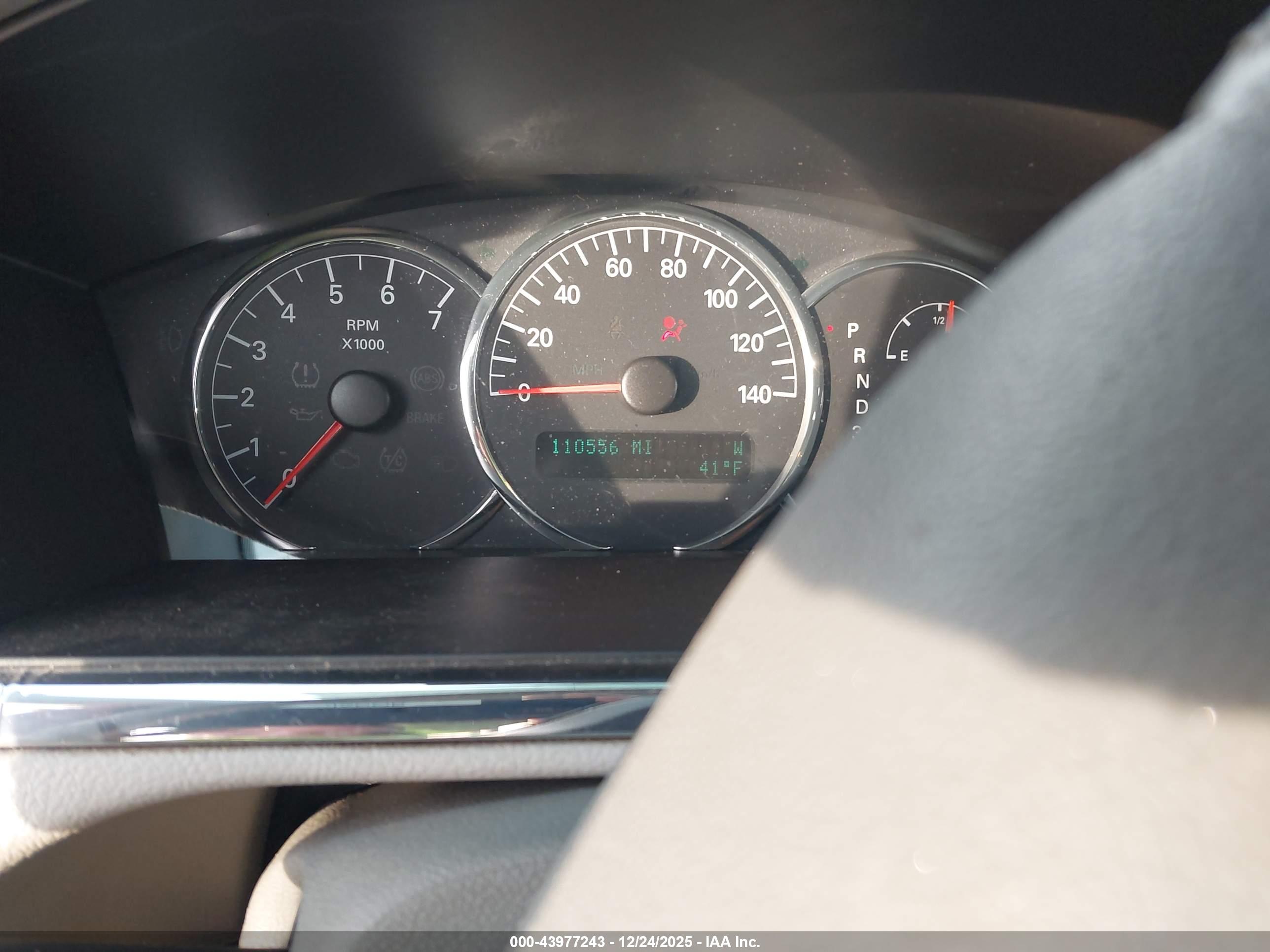 BUICK LACROSSE image 7