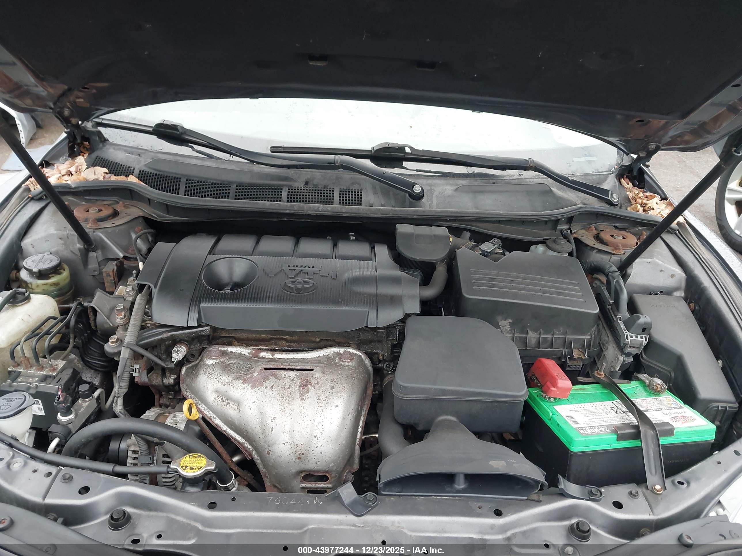 TOYOTA CAMRY image 10