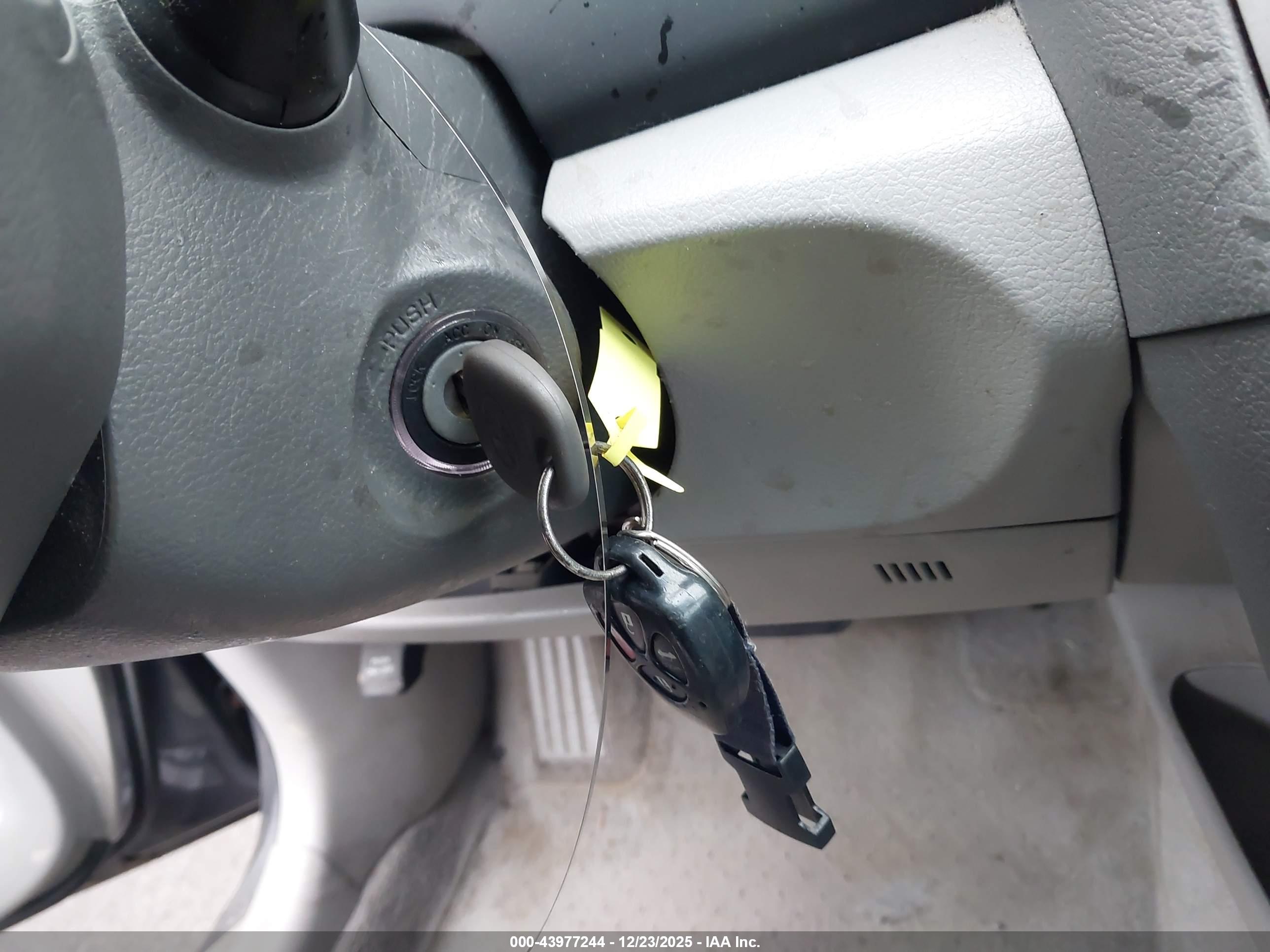 TOYOTA CAMRY image 11