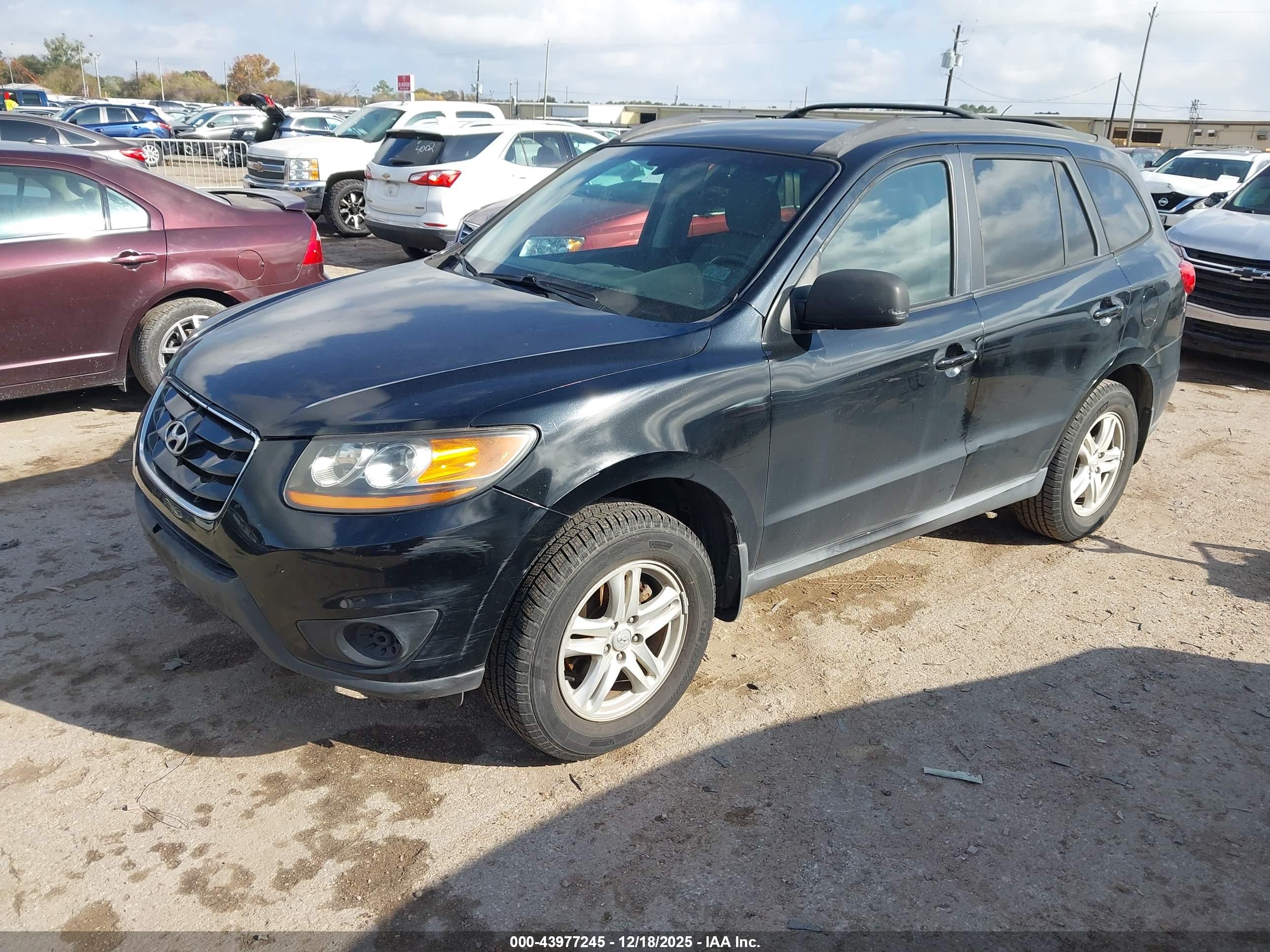 HYUNDAI SANTA image 2
