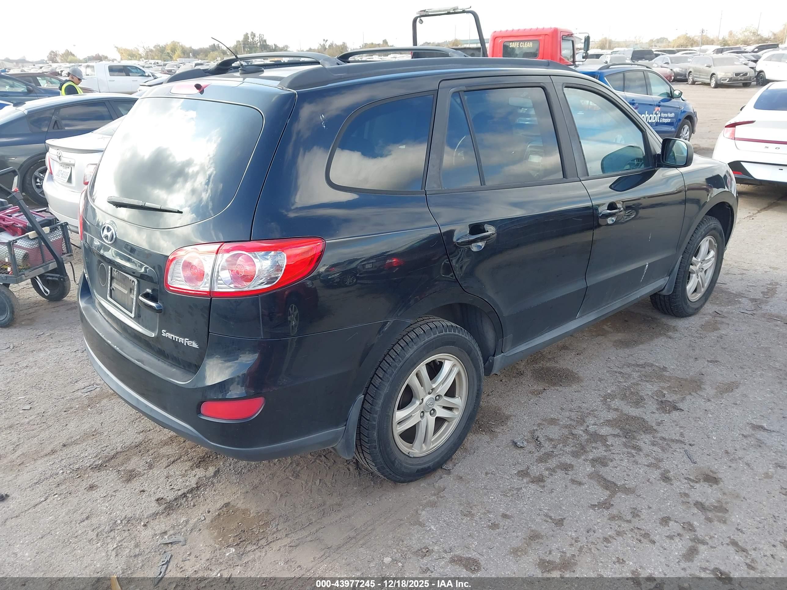 HYUNDAI SANTA image 4