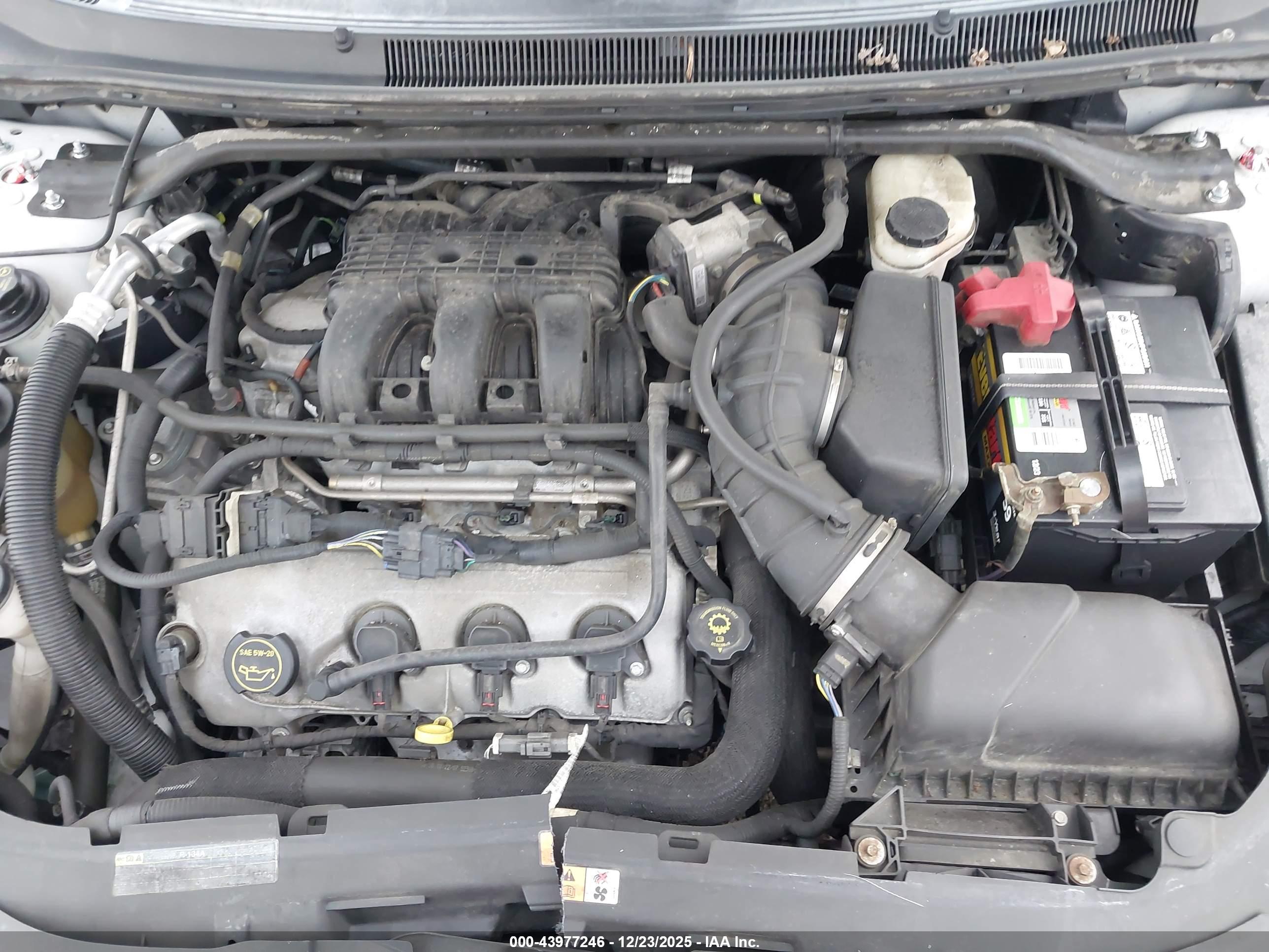 FORD TAURUS image 10
