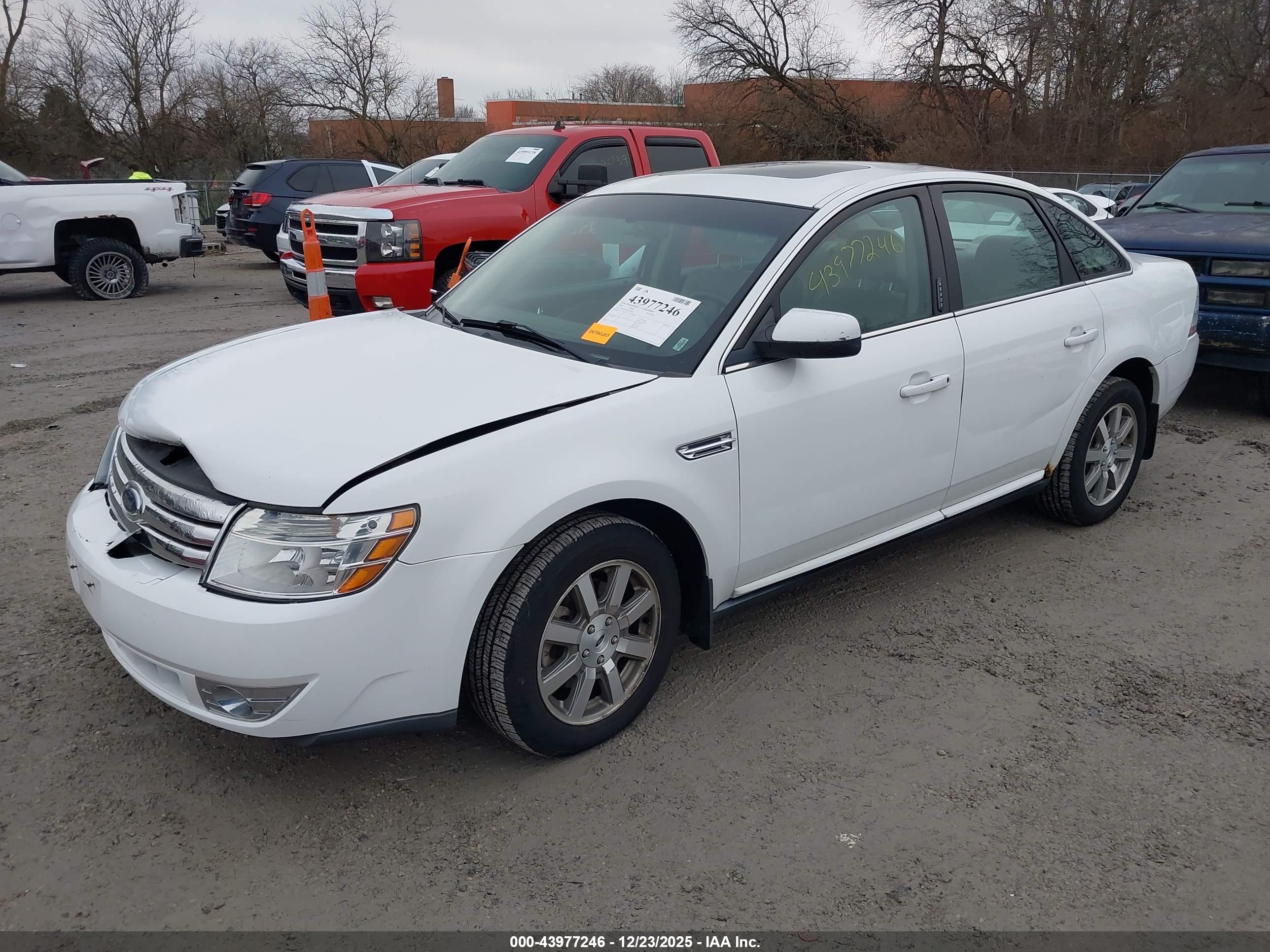 FORD TAURUS image 2