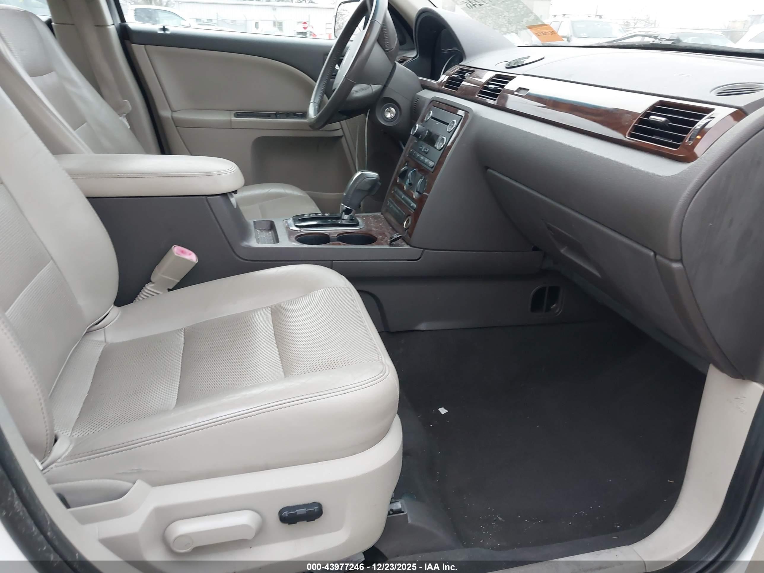 FORD TAURUS image 5