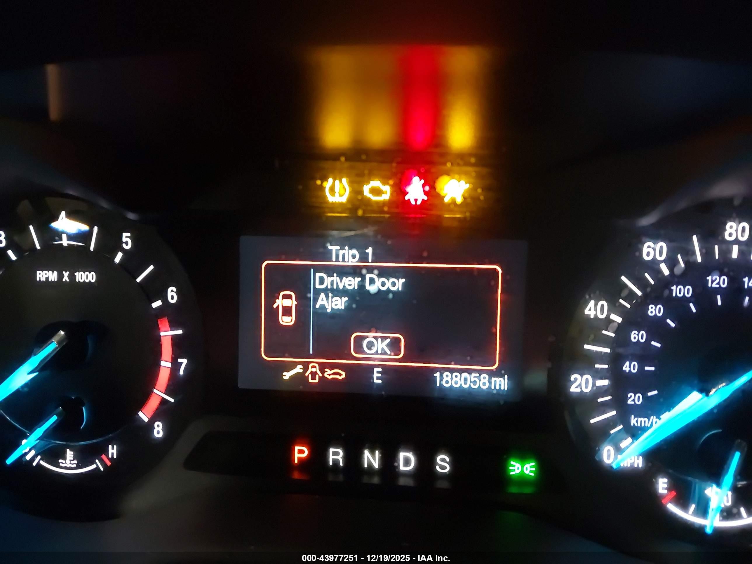 FORD FUSION image 7