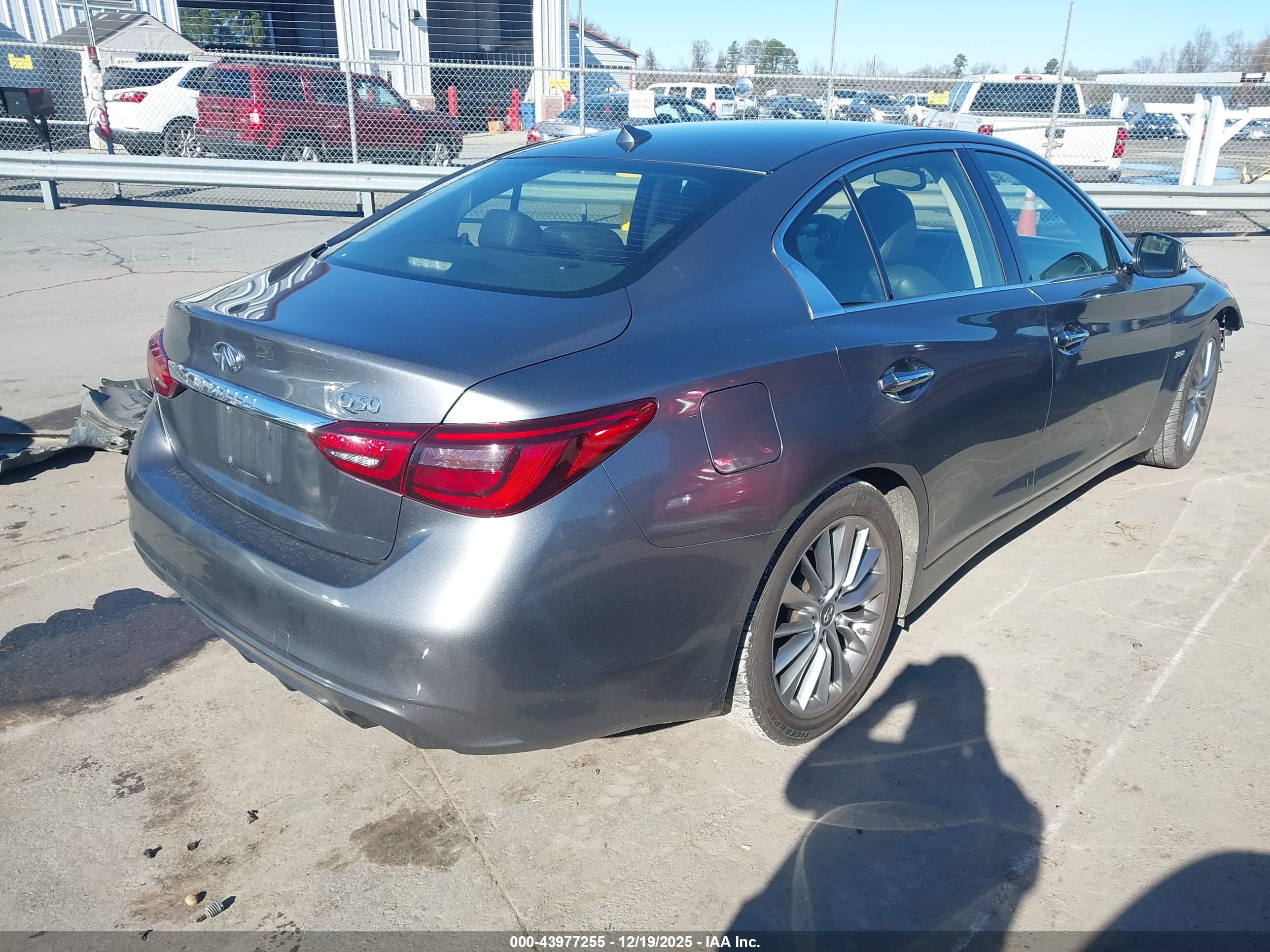 INFINITI Q50 image 4