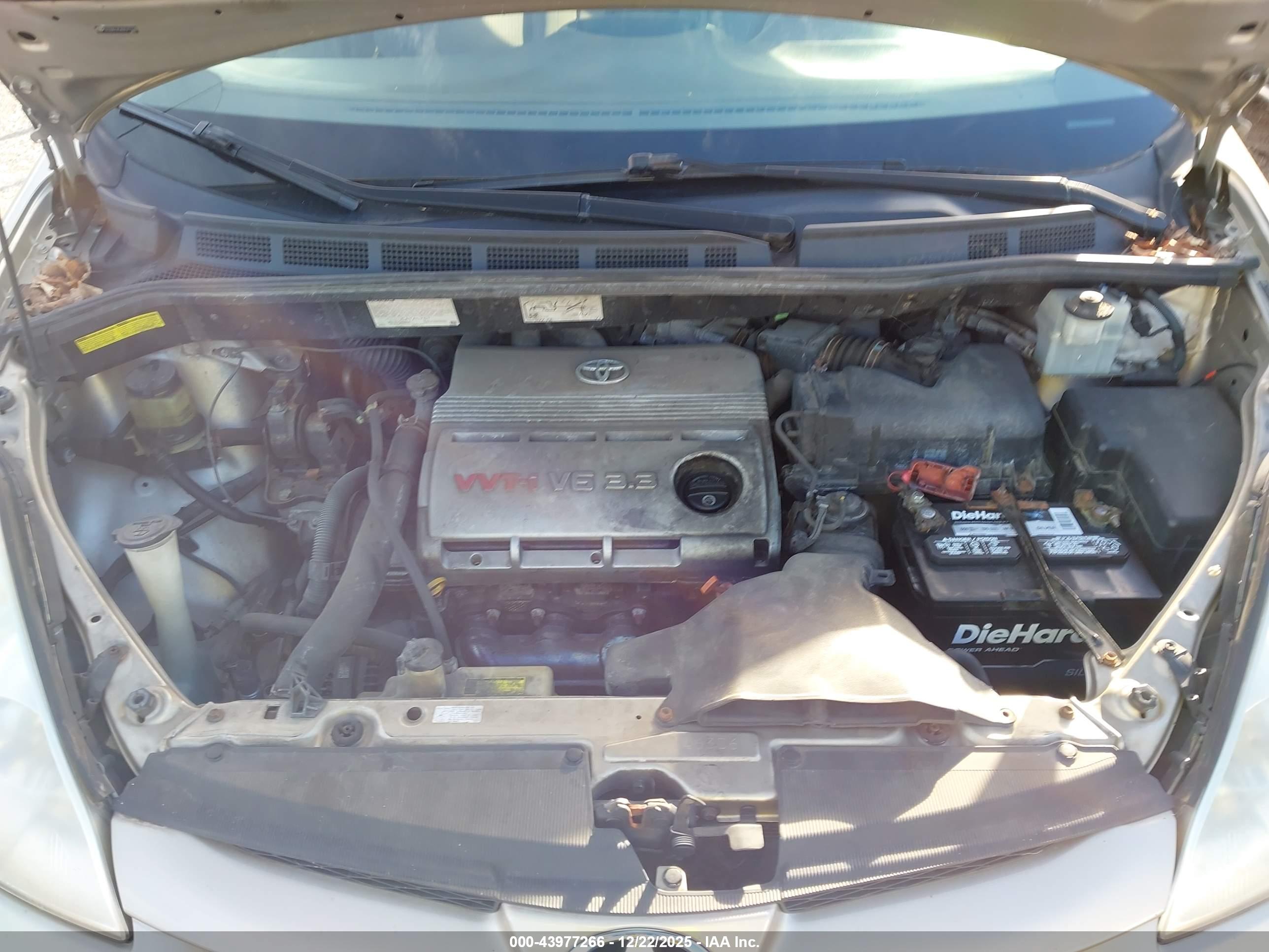 TOYOTA SIENNA image 10