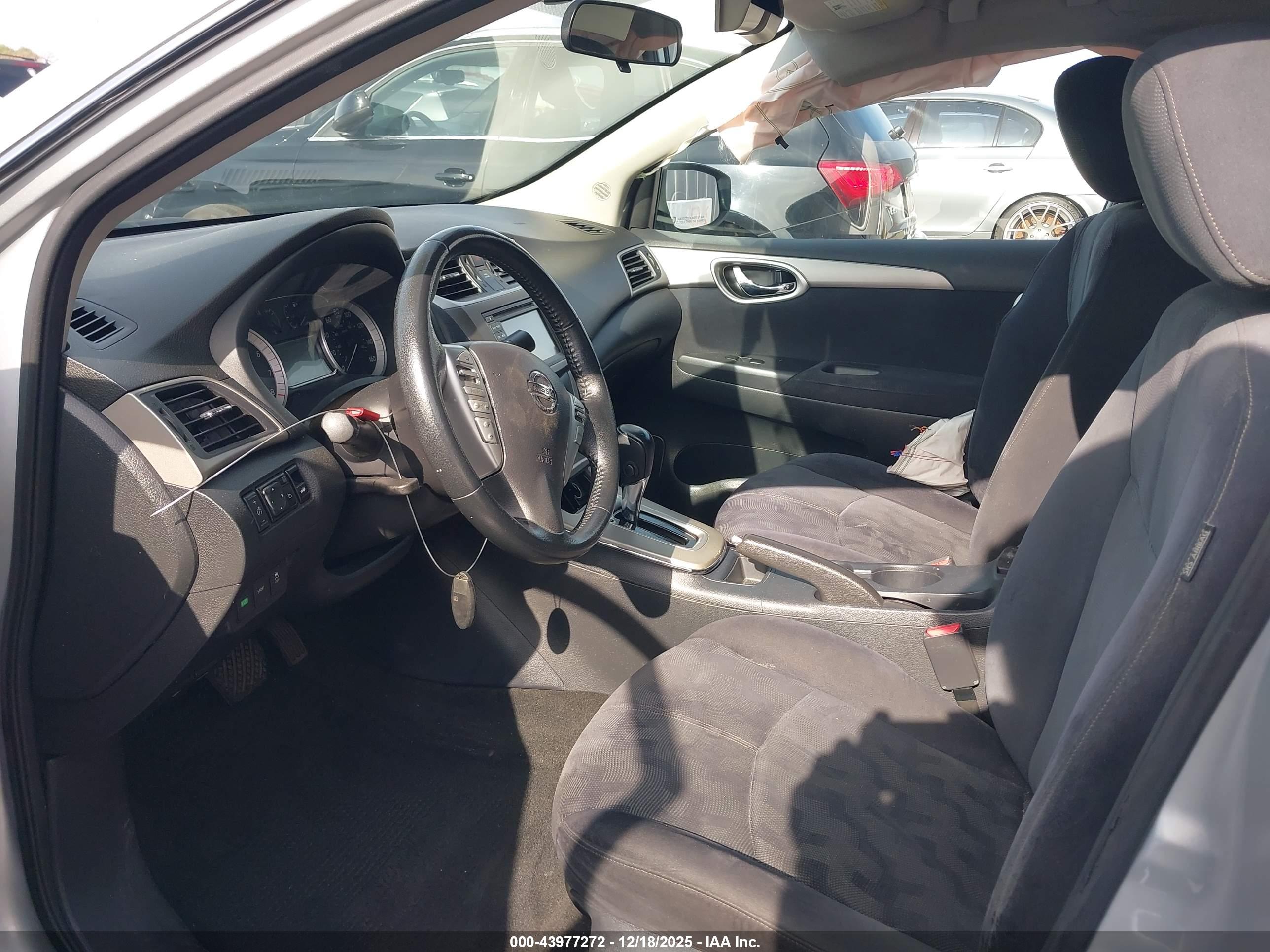 NISSAN SENTRA image 5