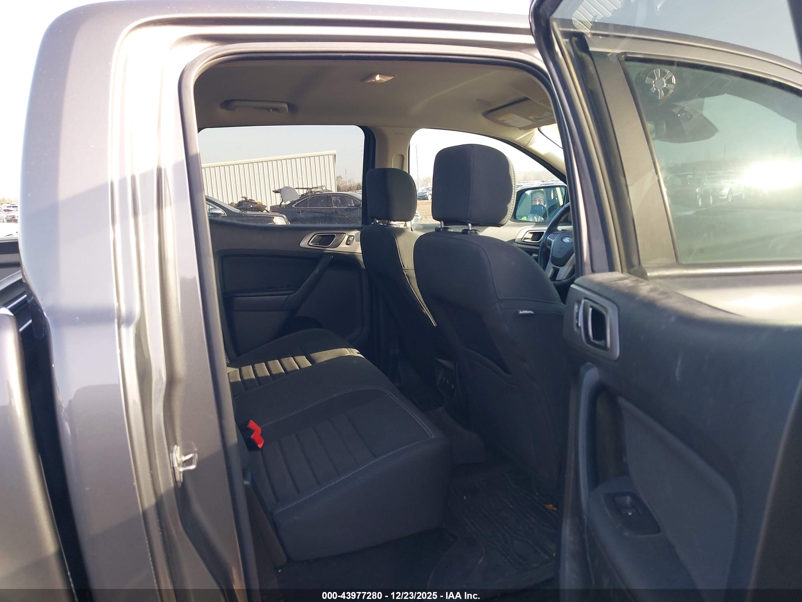 FORD RANGER image 8