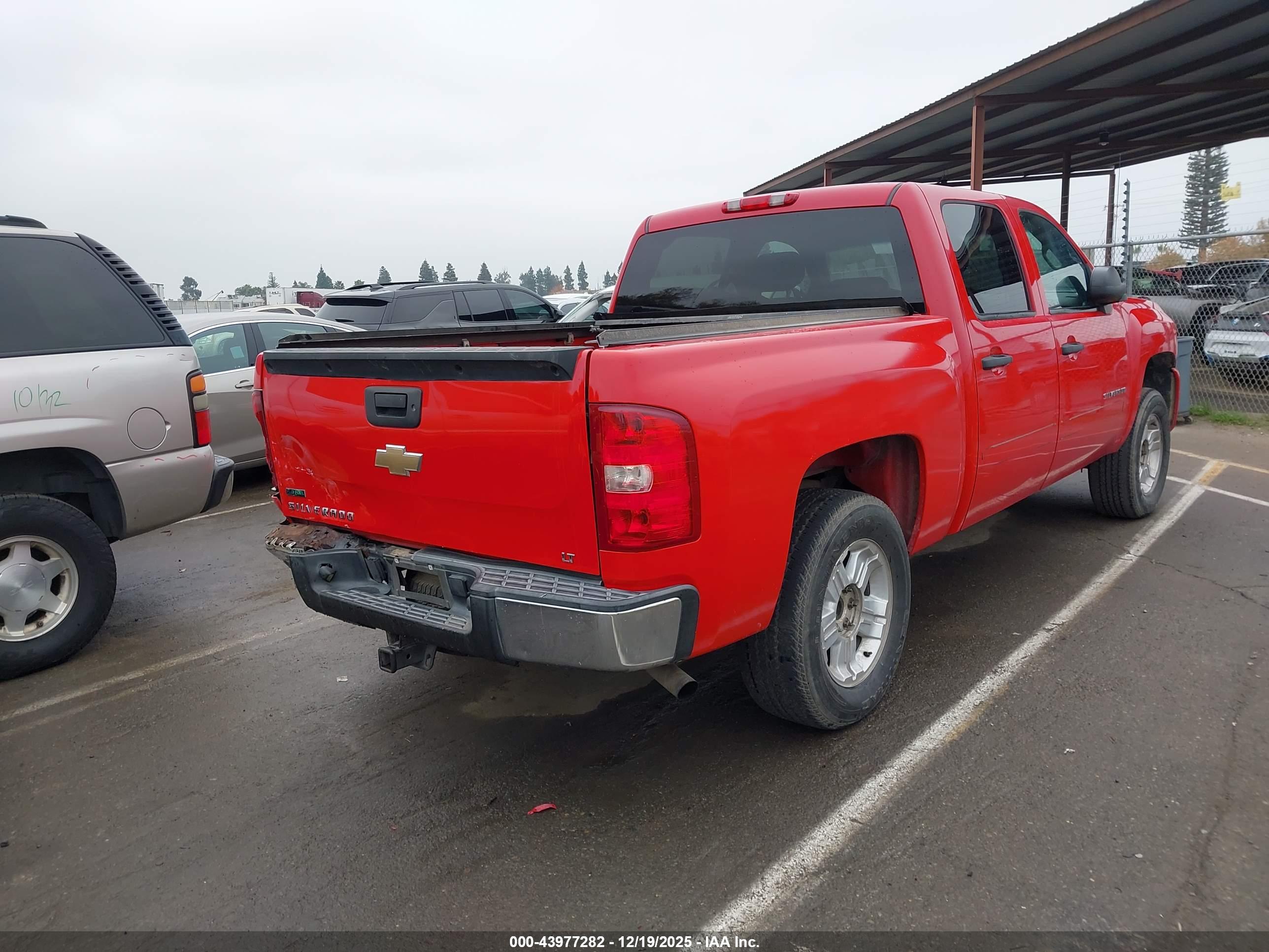 CHEVROLET SILVERADO image 4