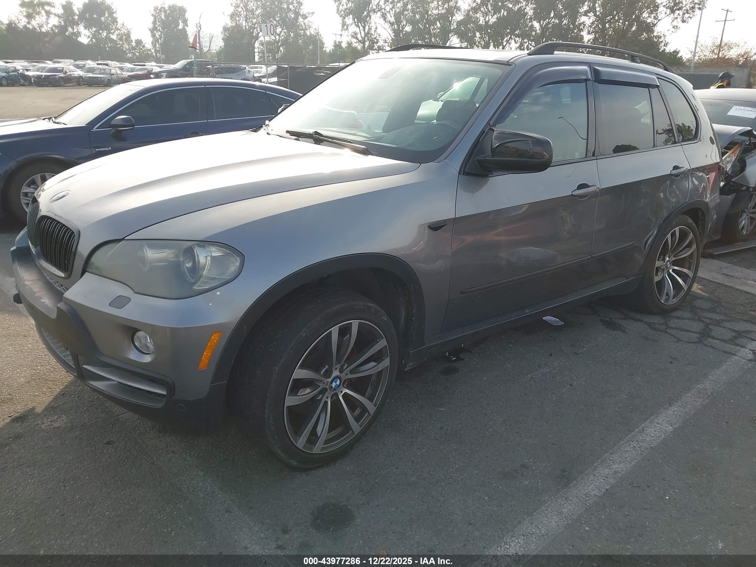 BMW X5 image 2